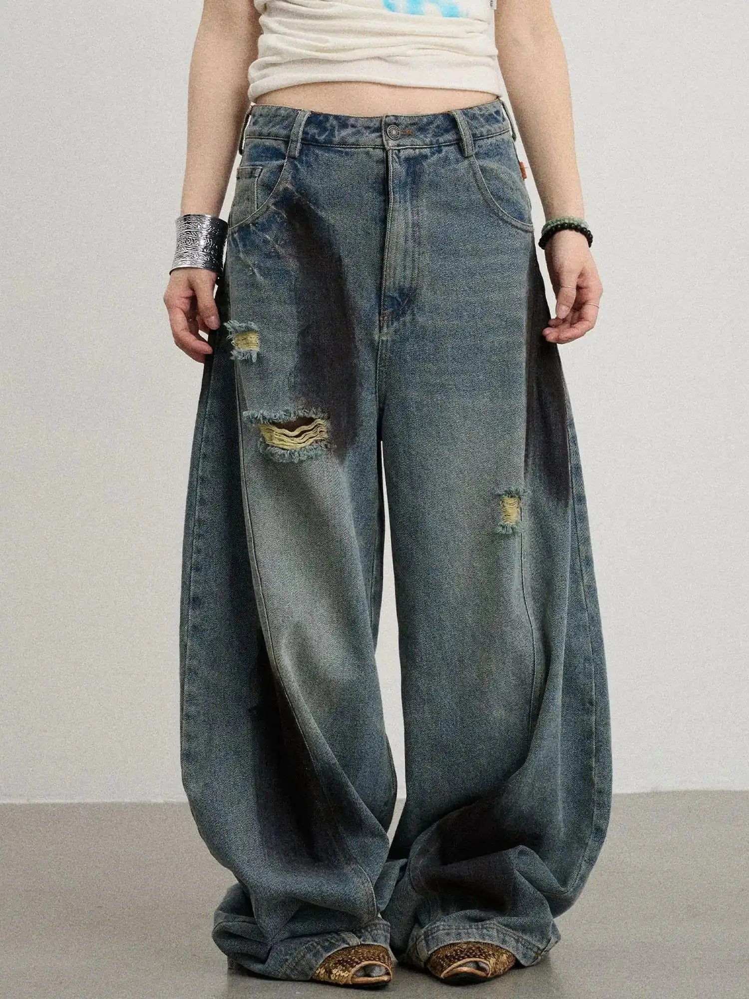 Banana-Cut Wide Leg Denim Pants