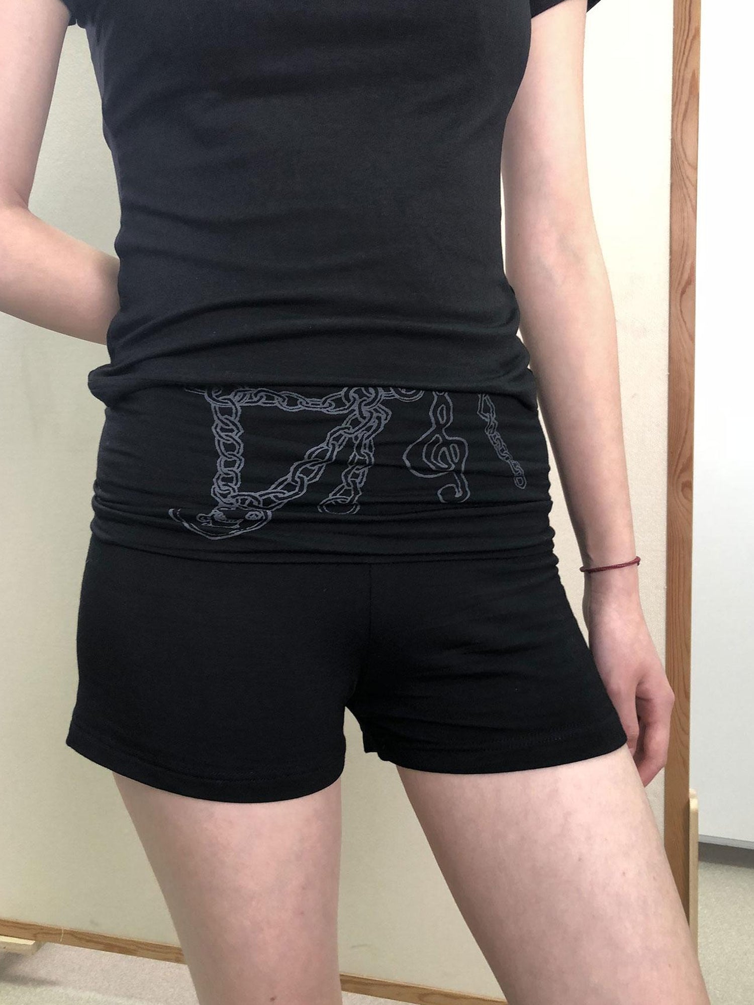 Achihara Breton Chain Romance Stretch Shorts