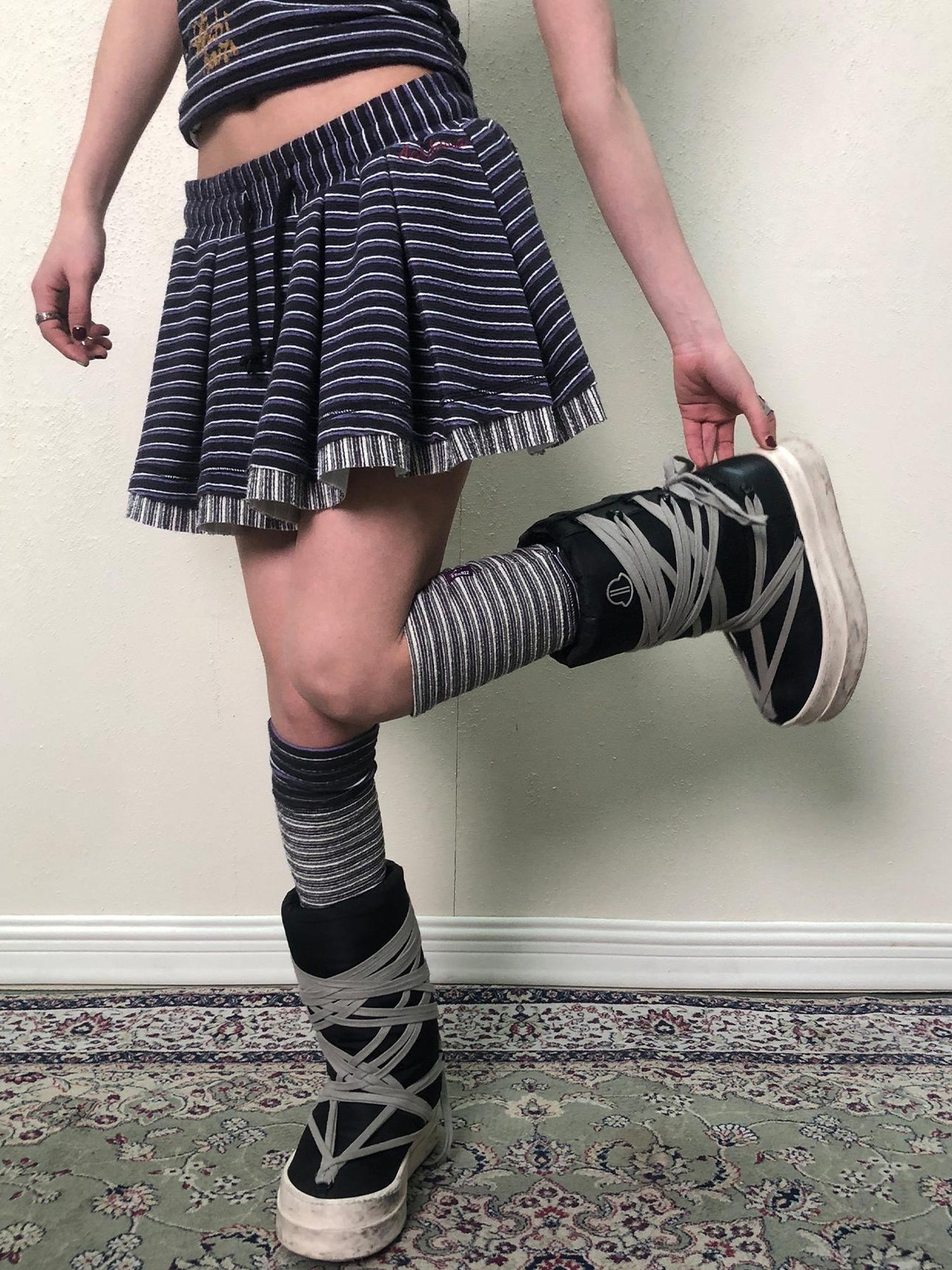Achihara Breton Star Spot Pleated Mini Skirt Stretch Knit A Line