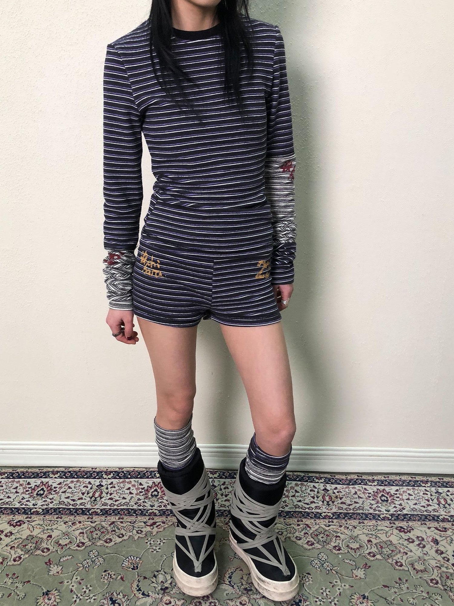 Achihara Brittany Star Spot Shorts V Neck T Shirt Long Sleeve