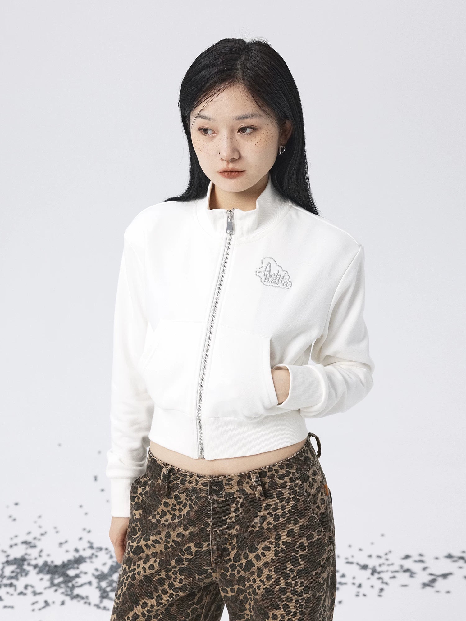 Achihara Church Kiss Embroidered Cropped Hooded Jacket-3