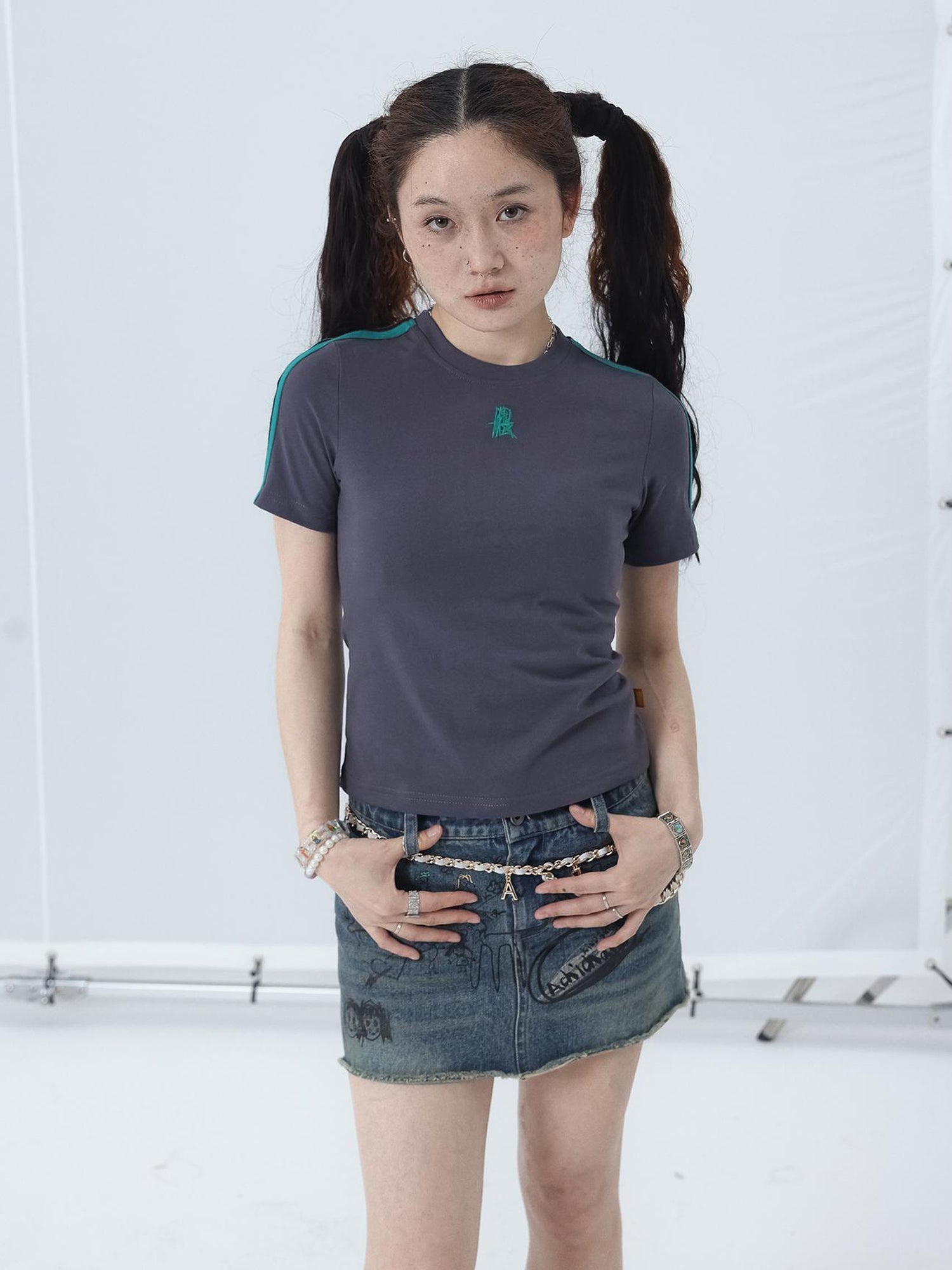 Achihara Colorful Cowhide Candy Two Tone Short Sleeve Tee