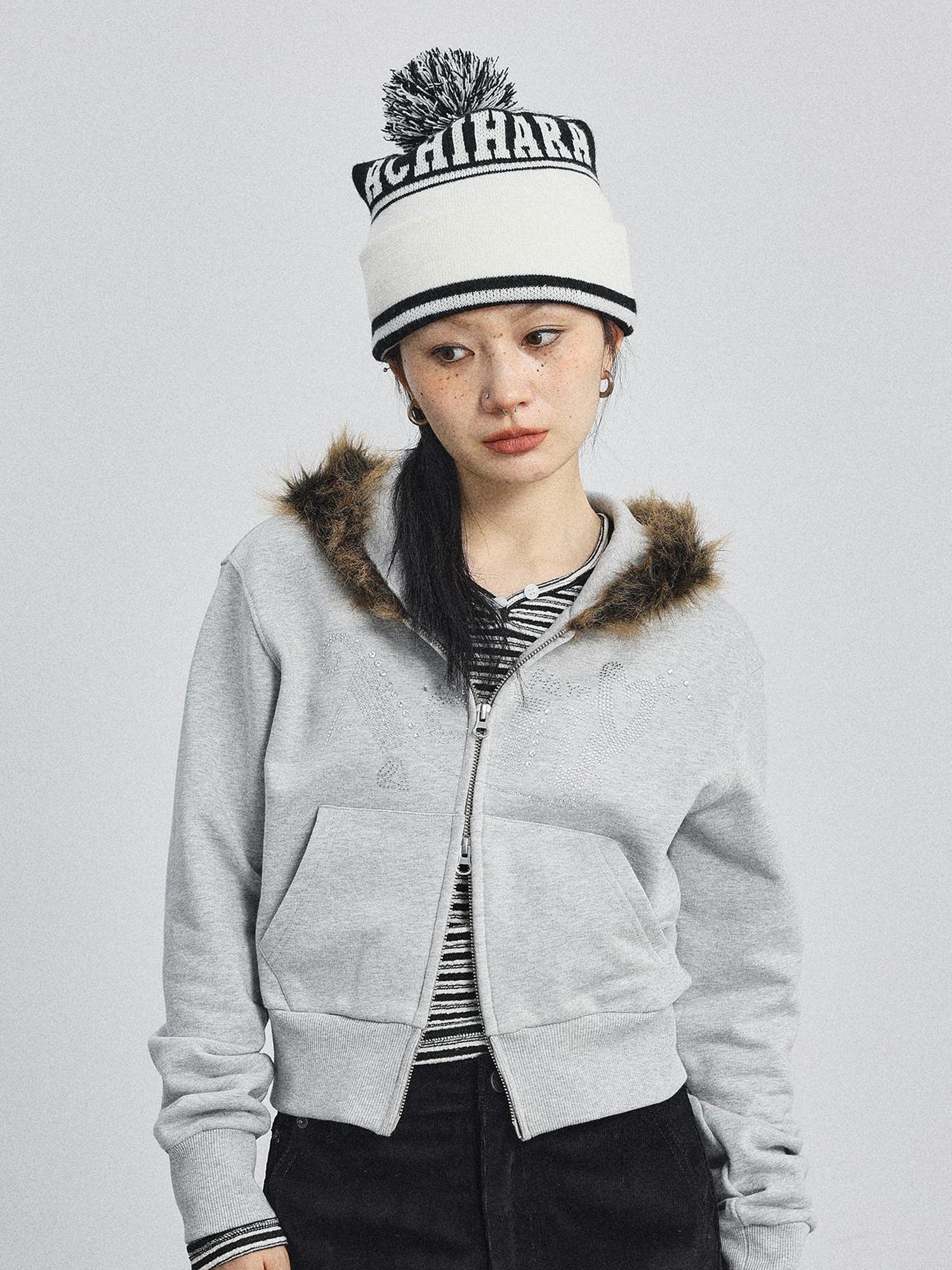 Achihara Cozy Fluffy Cropped Sweatshirt