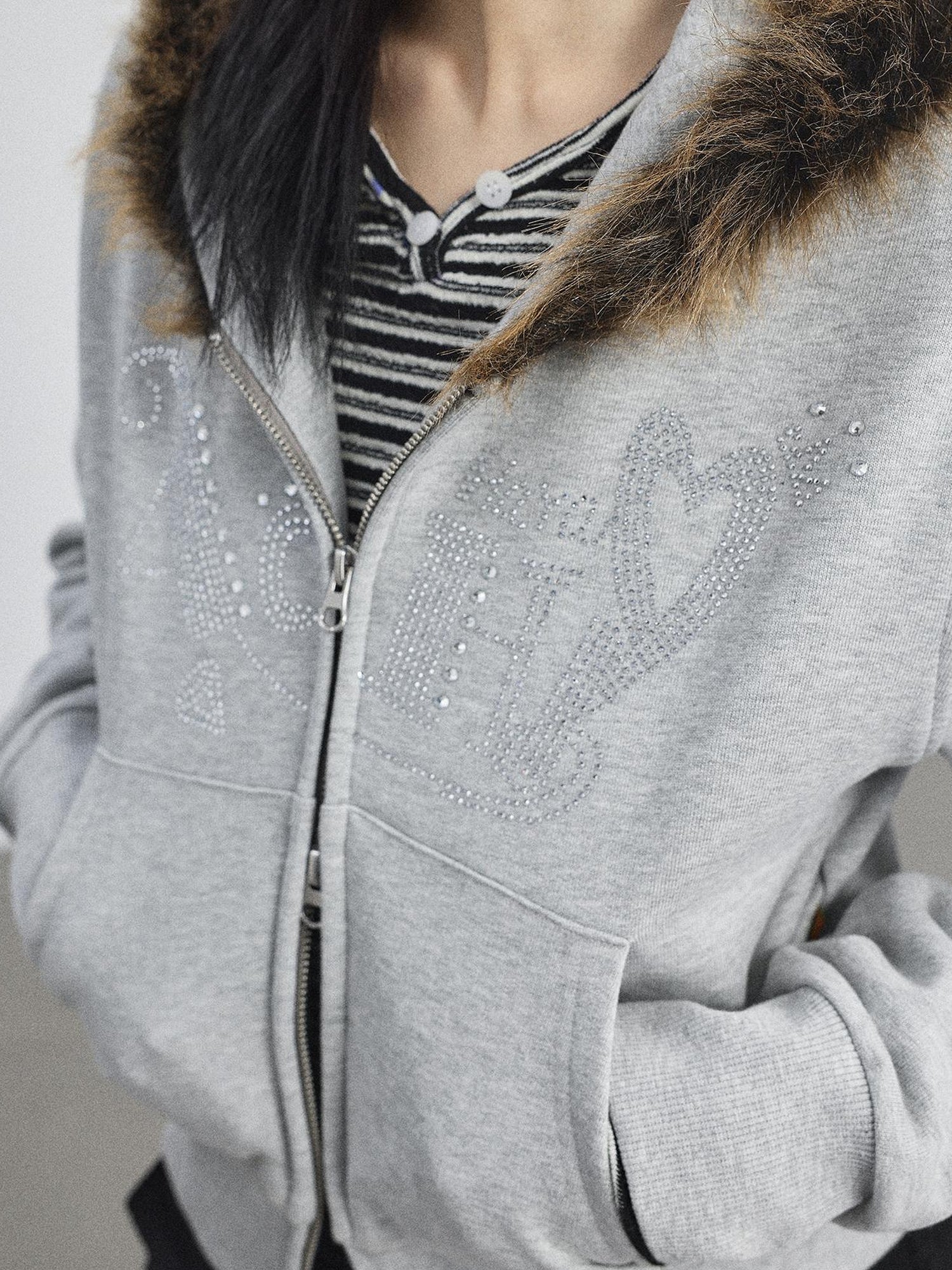 Achihara Cozy Fluffy Cropped Sweatshirt