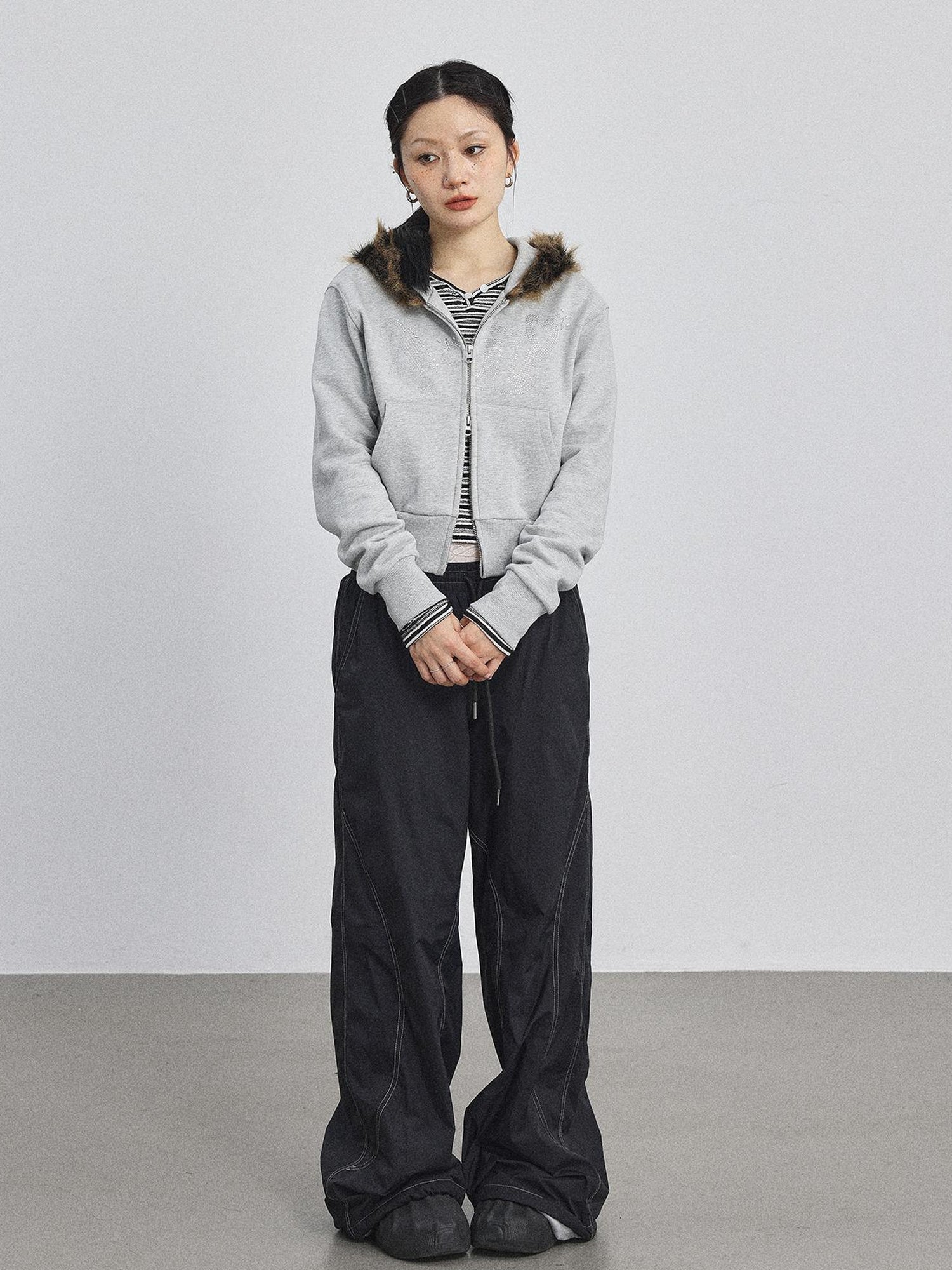 Achihara Cozy Fluffy Cropped Sweatshirt