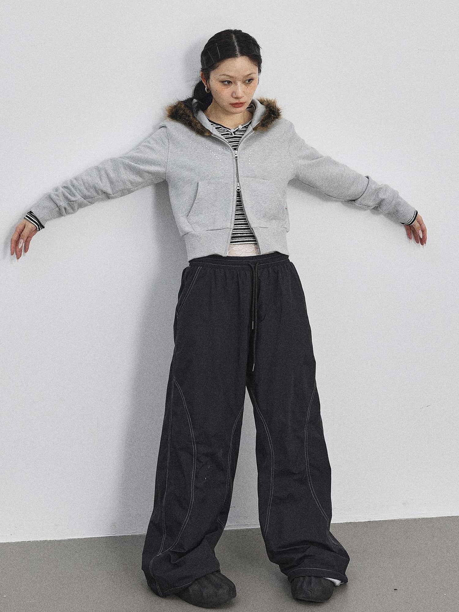 Achihara Cozy Fluffy Cropped Sweatshirt