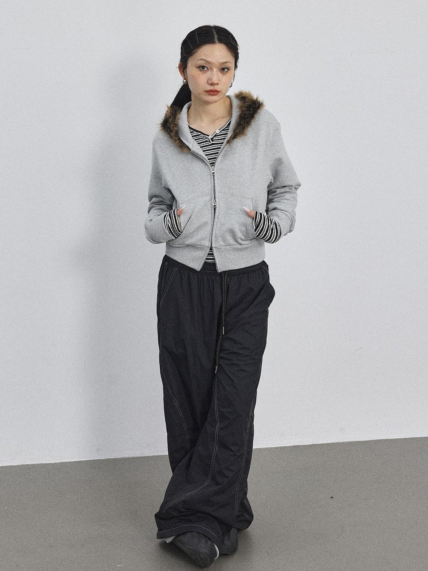 Achihara Cozy Fluffy Cropped Sweatshirt
