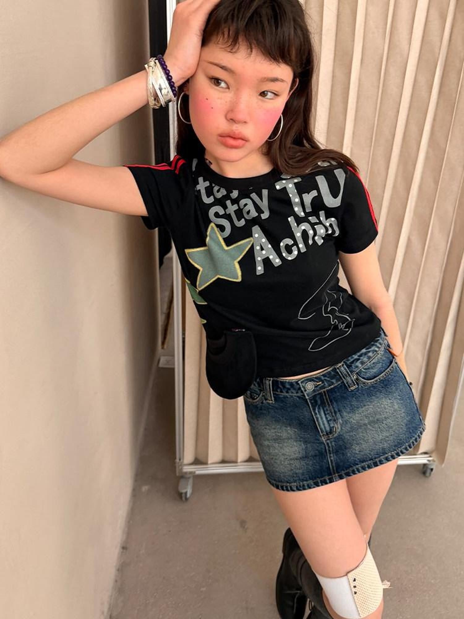 Achihara Cropped Letter Print Vintage Slim Crew Neck Women&