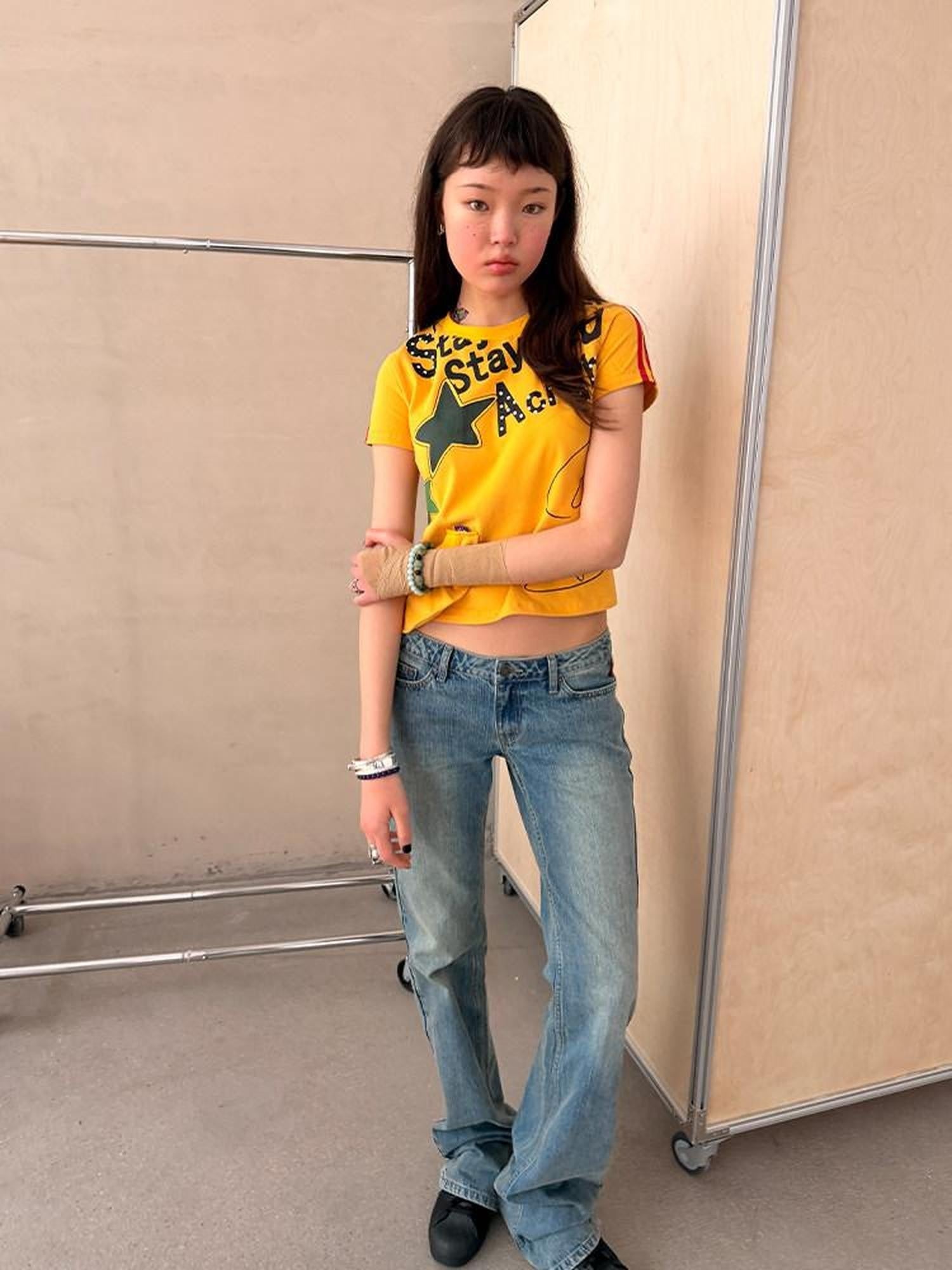 Achihara Cropped Letter Print Vintage Slim Crew Neck Women&