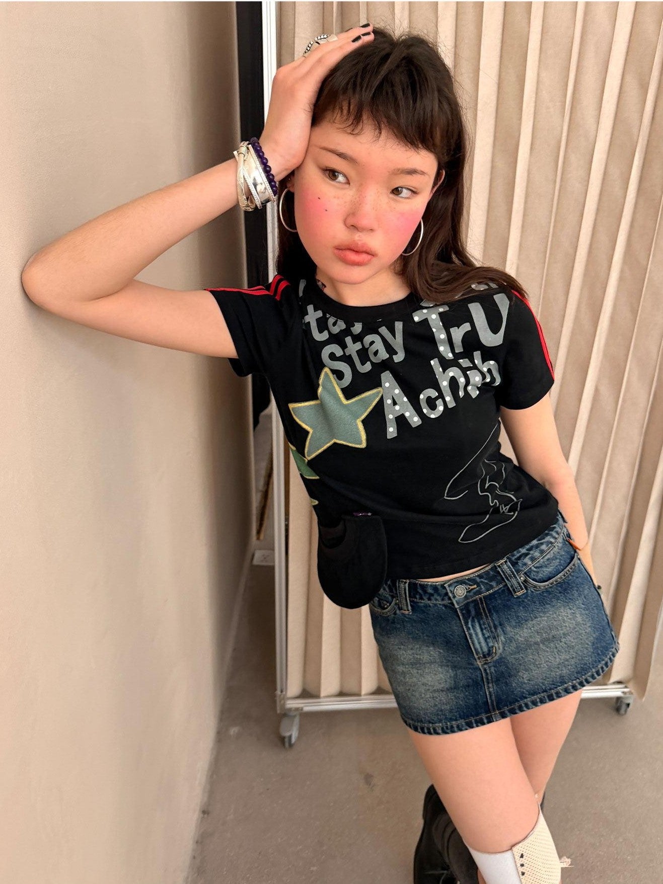 Achihara Cropped Letter Print Vintage Slim Crew Neck Women&