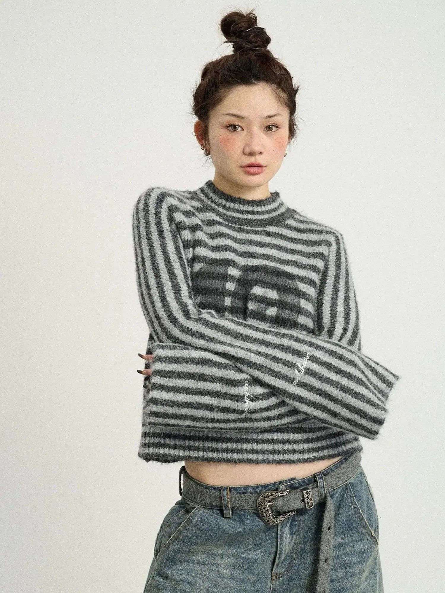 Dadaist Stripe Knit Sweater V-Neck T-Shirt Long-Sleeve