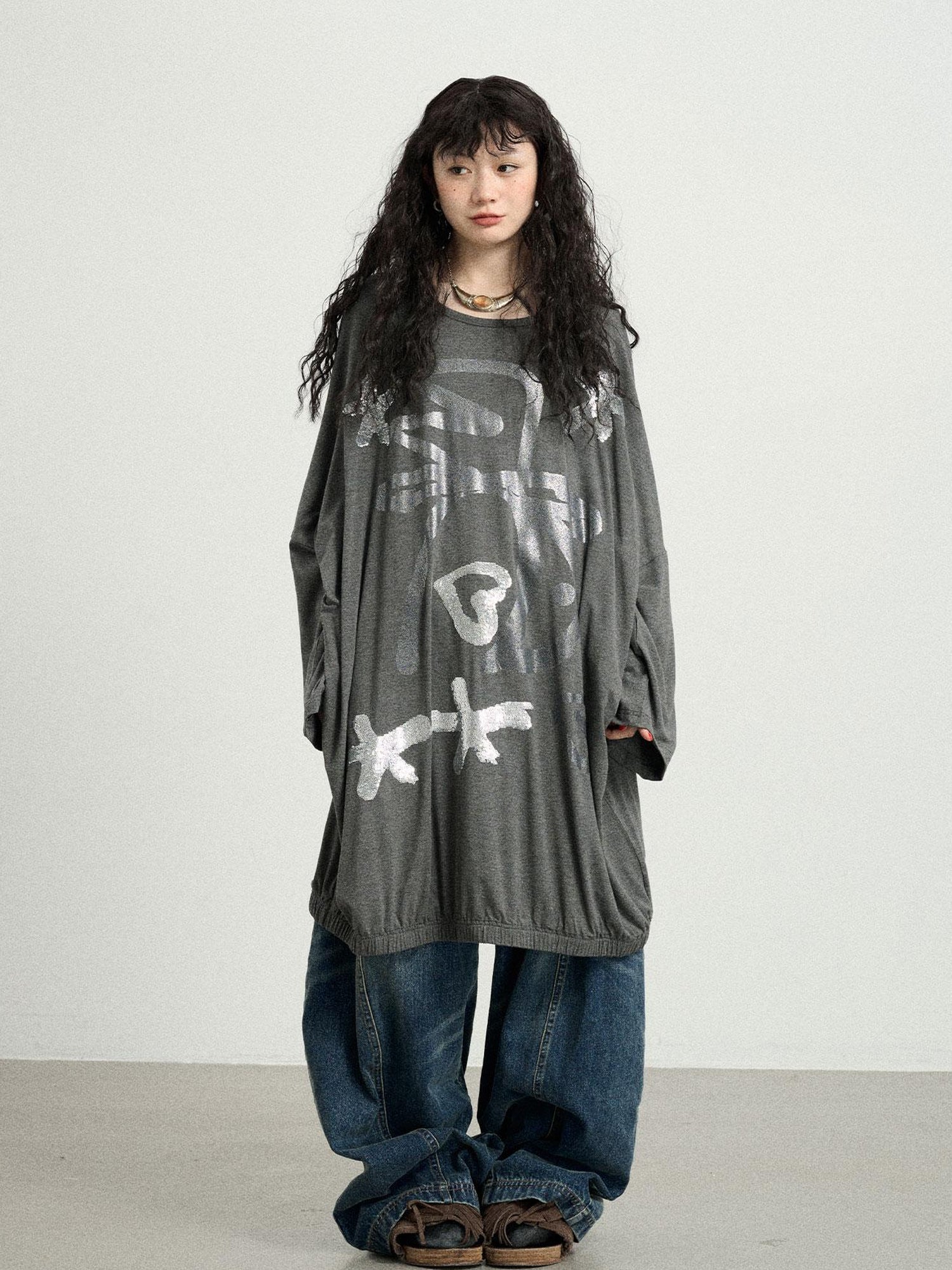 Achihara Dancing Bobo Monster Glitter Loose Tee