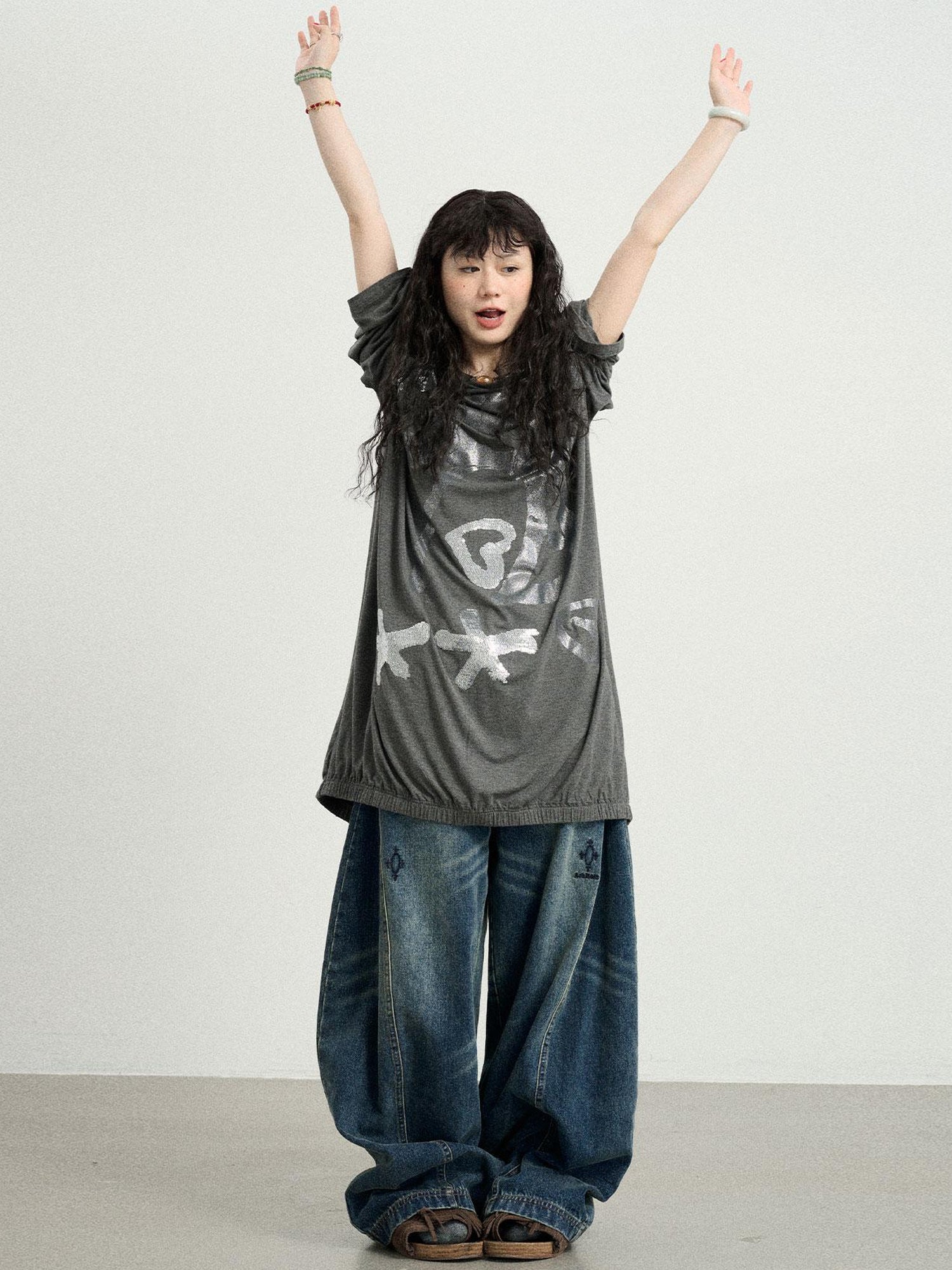 Achihara Dancing Bobo Monster Glitter Loose Tee