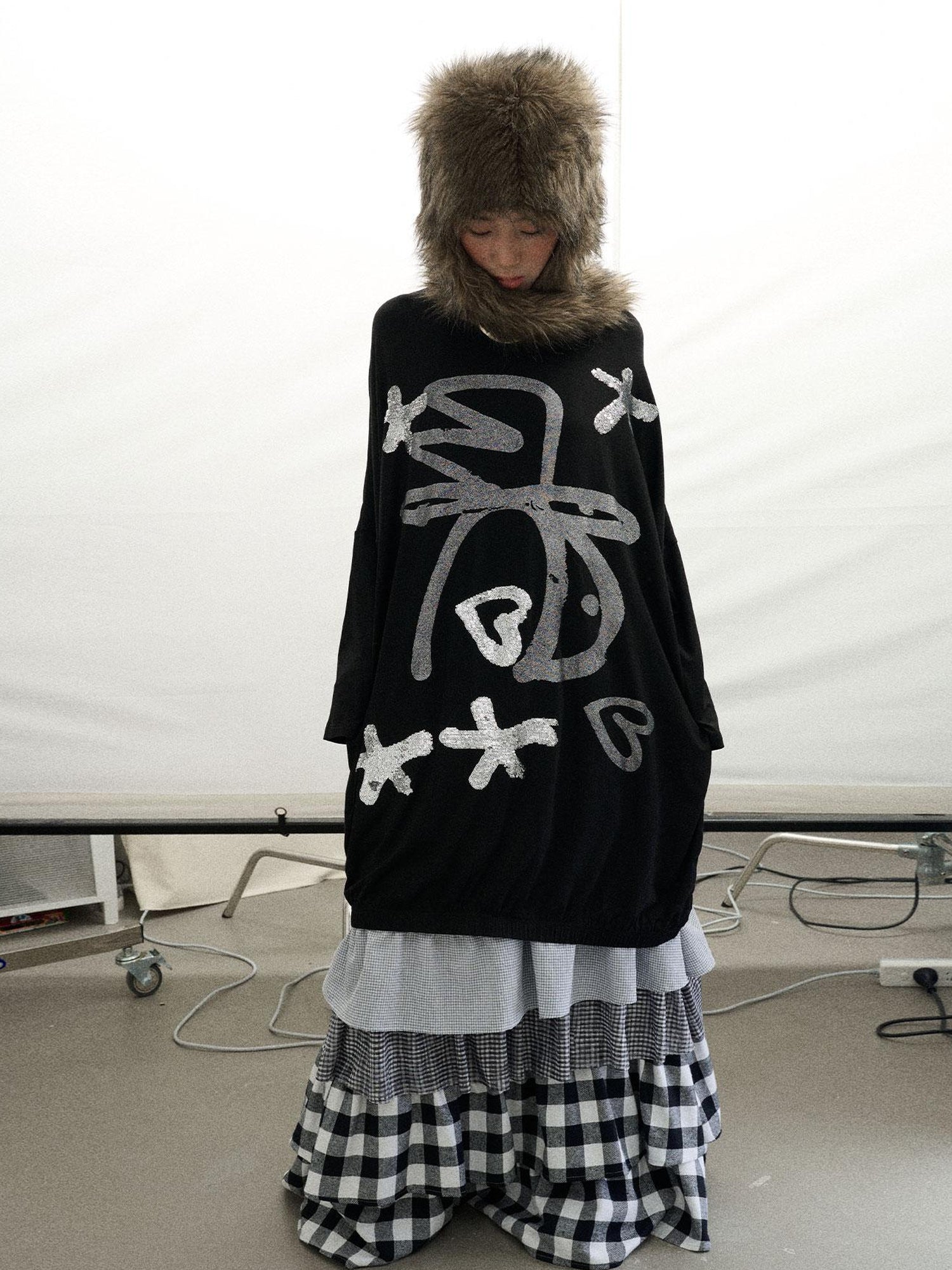 Achihara Dancing Bobo Monster Glitter Loose Tee