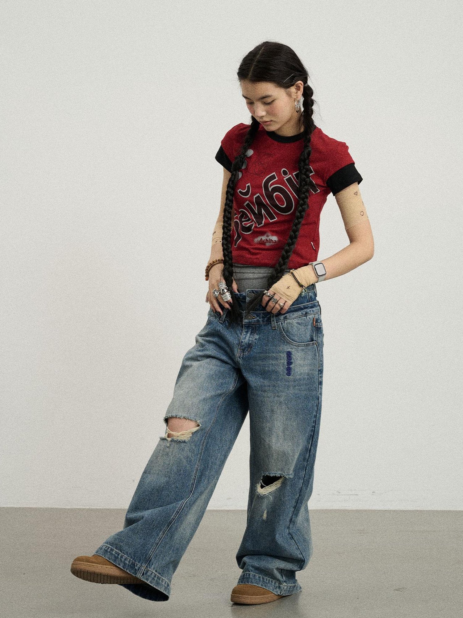 Achihara Double-Decker Distressed Jeans