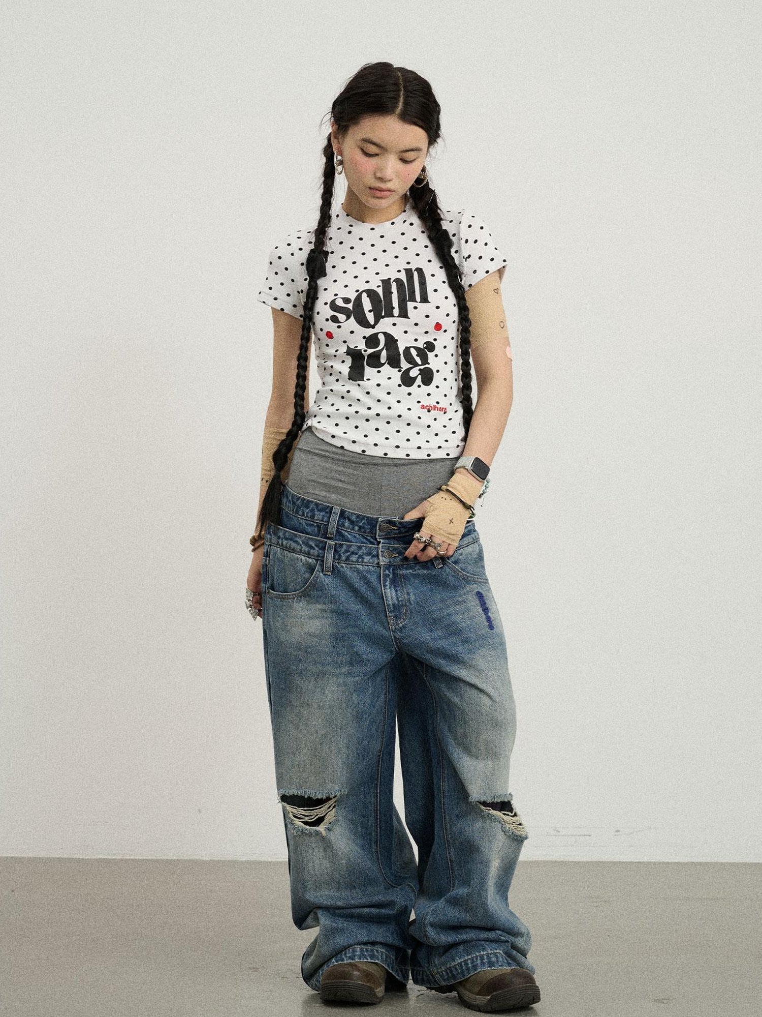 Achihara Double-Decker Distressed Jeans