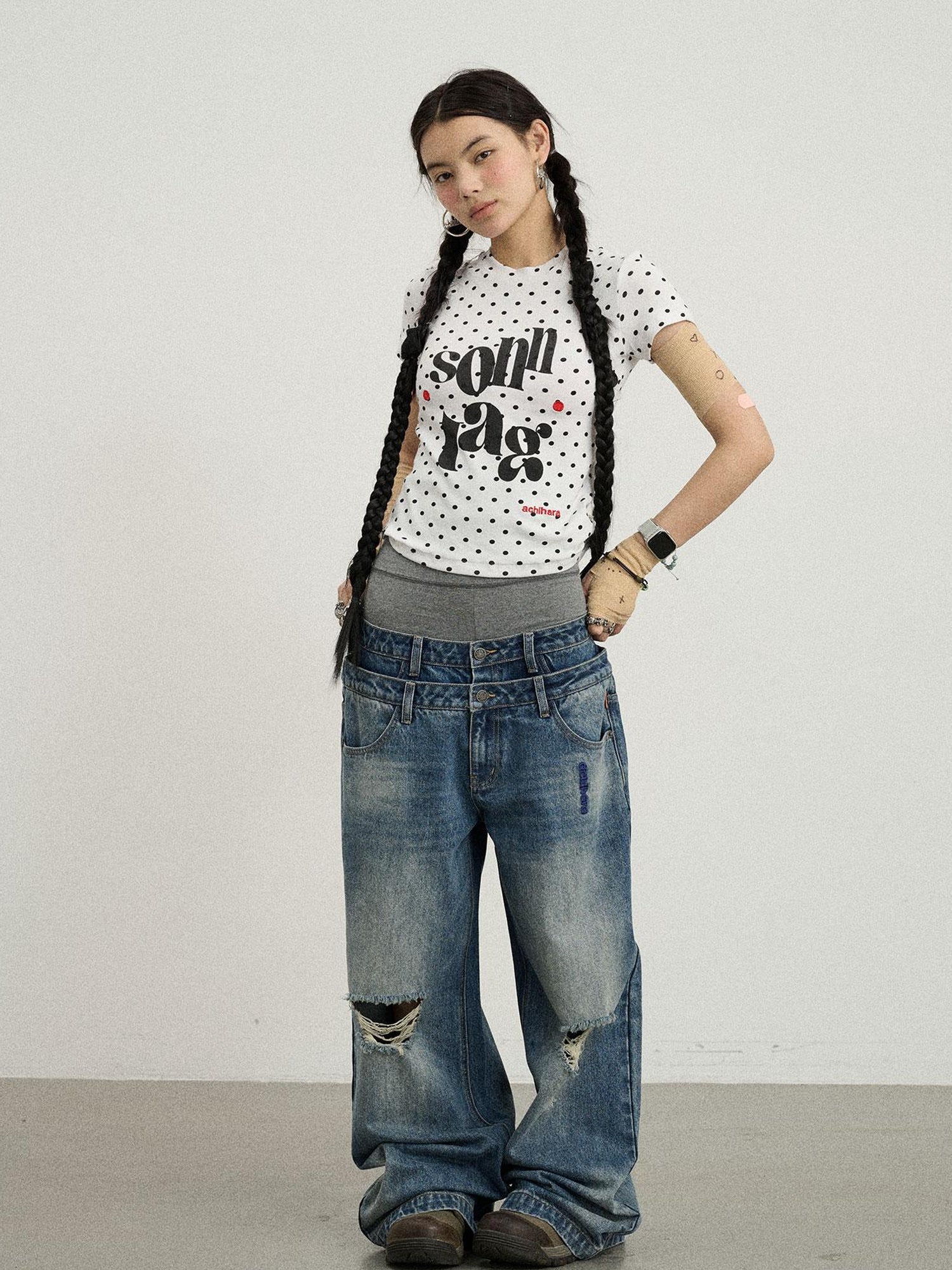 Achihara Double-Decker Distressed Jeans