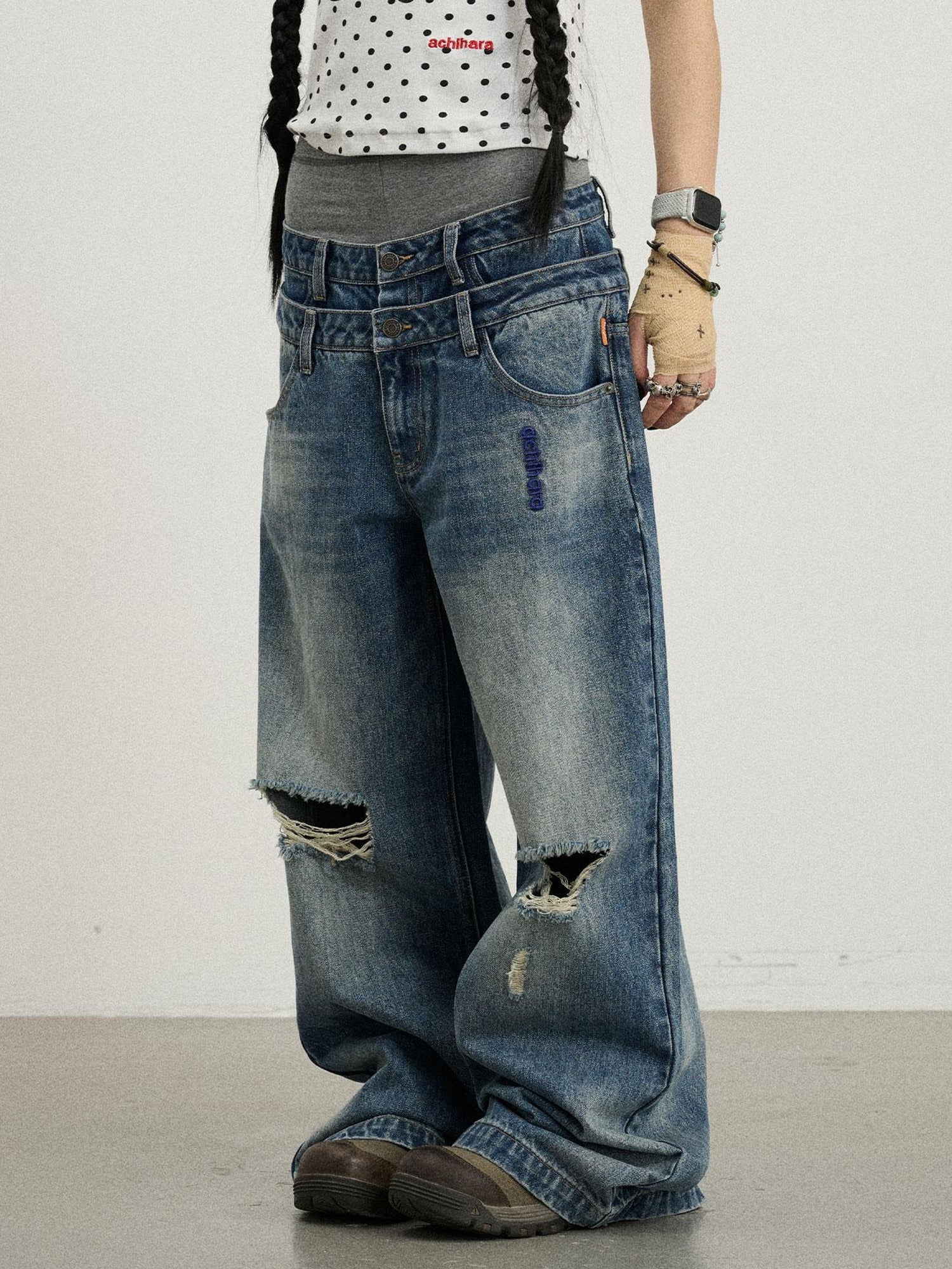Achihara Double-Decker Distressed Jeans
