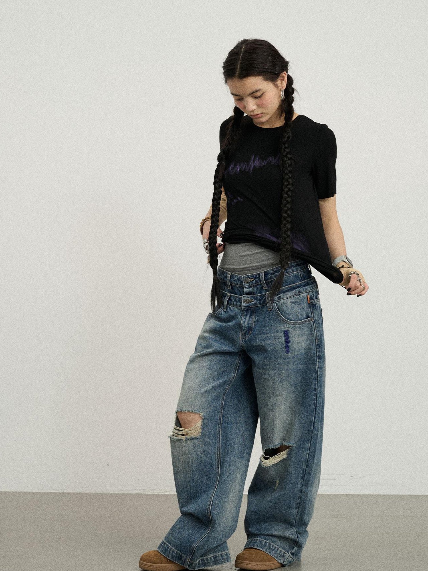 Achihara Double-Decker Distressed Jeans