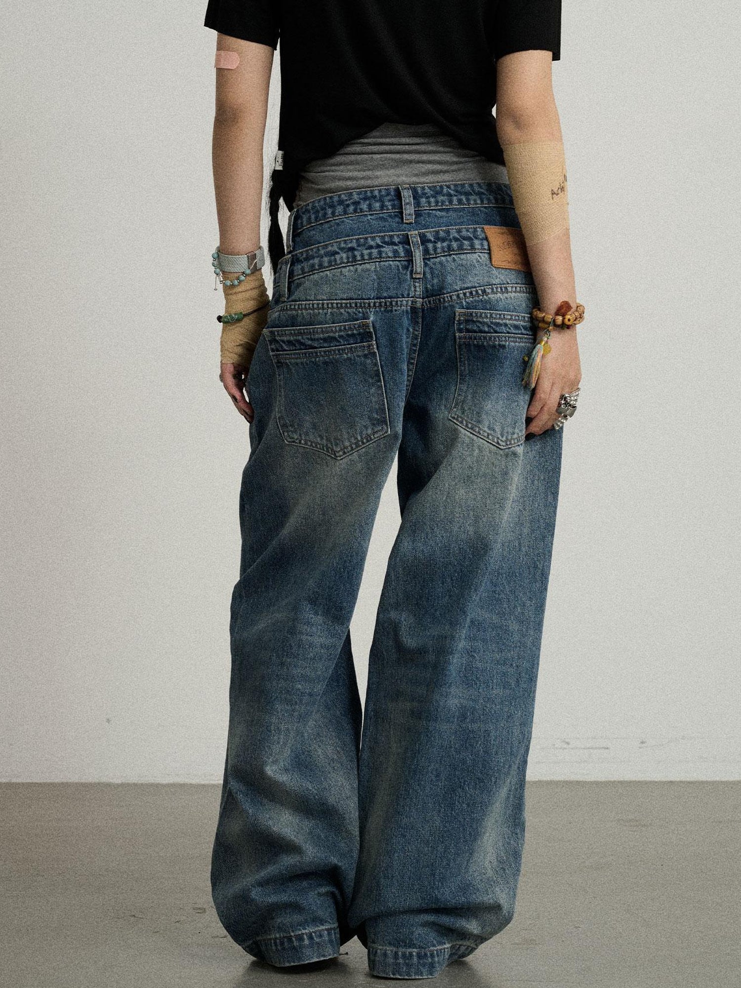 Achihara Double-Decker Distressed Jeans