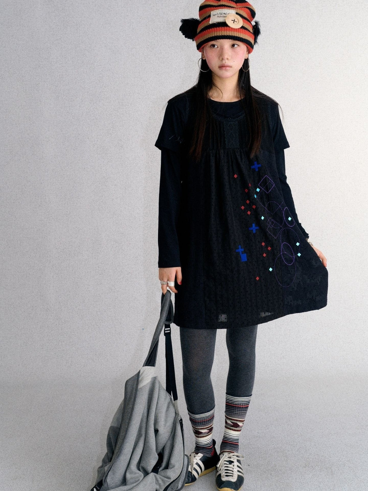 Achihara_Embroidered_Pleated_Loose_Fit_Sleeveless_Women&