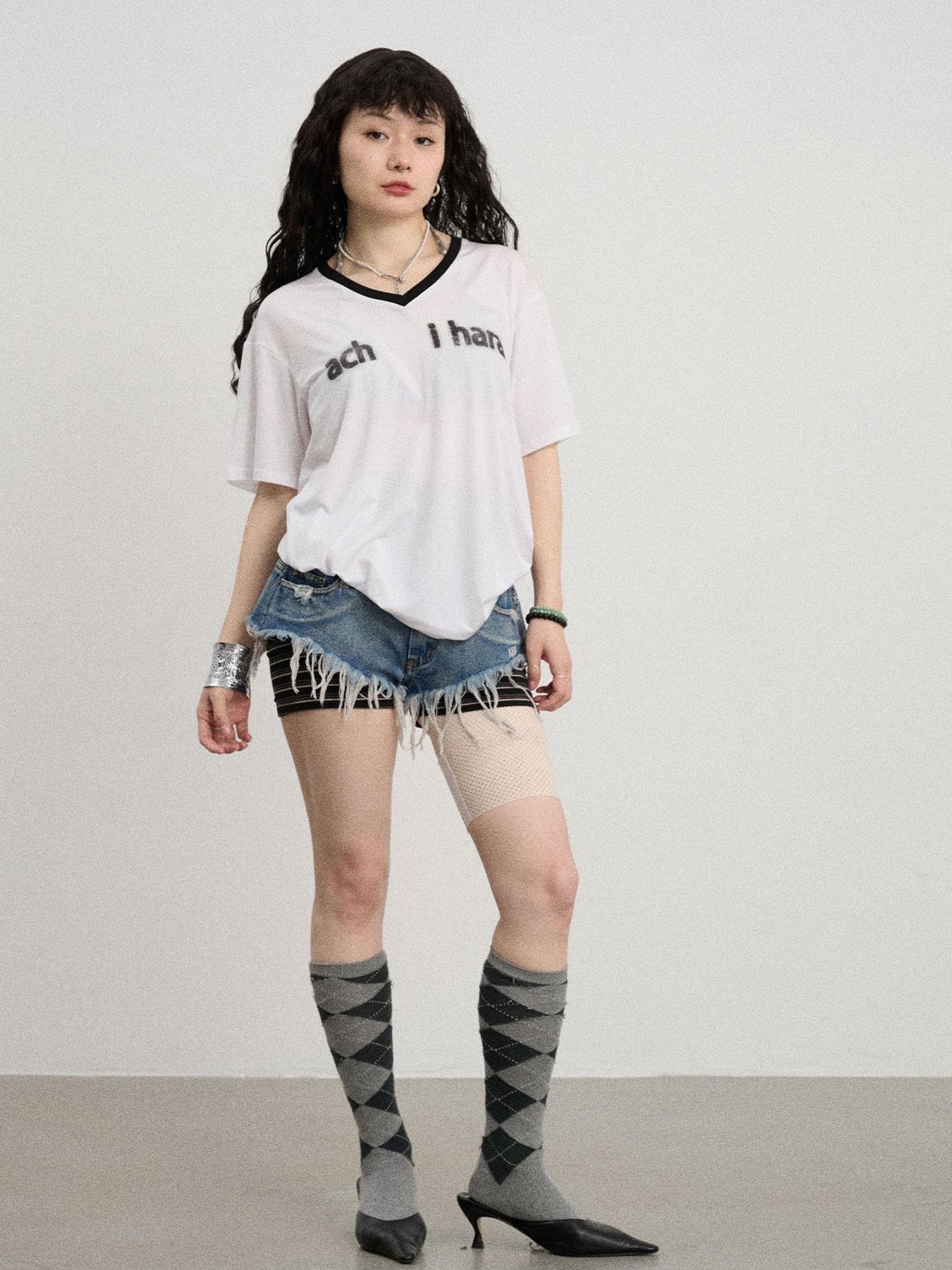 Achihara Frayed Edge Denim Shorts 2025 Summer Low Rise Triangle Casual