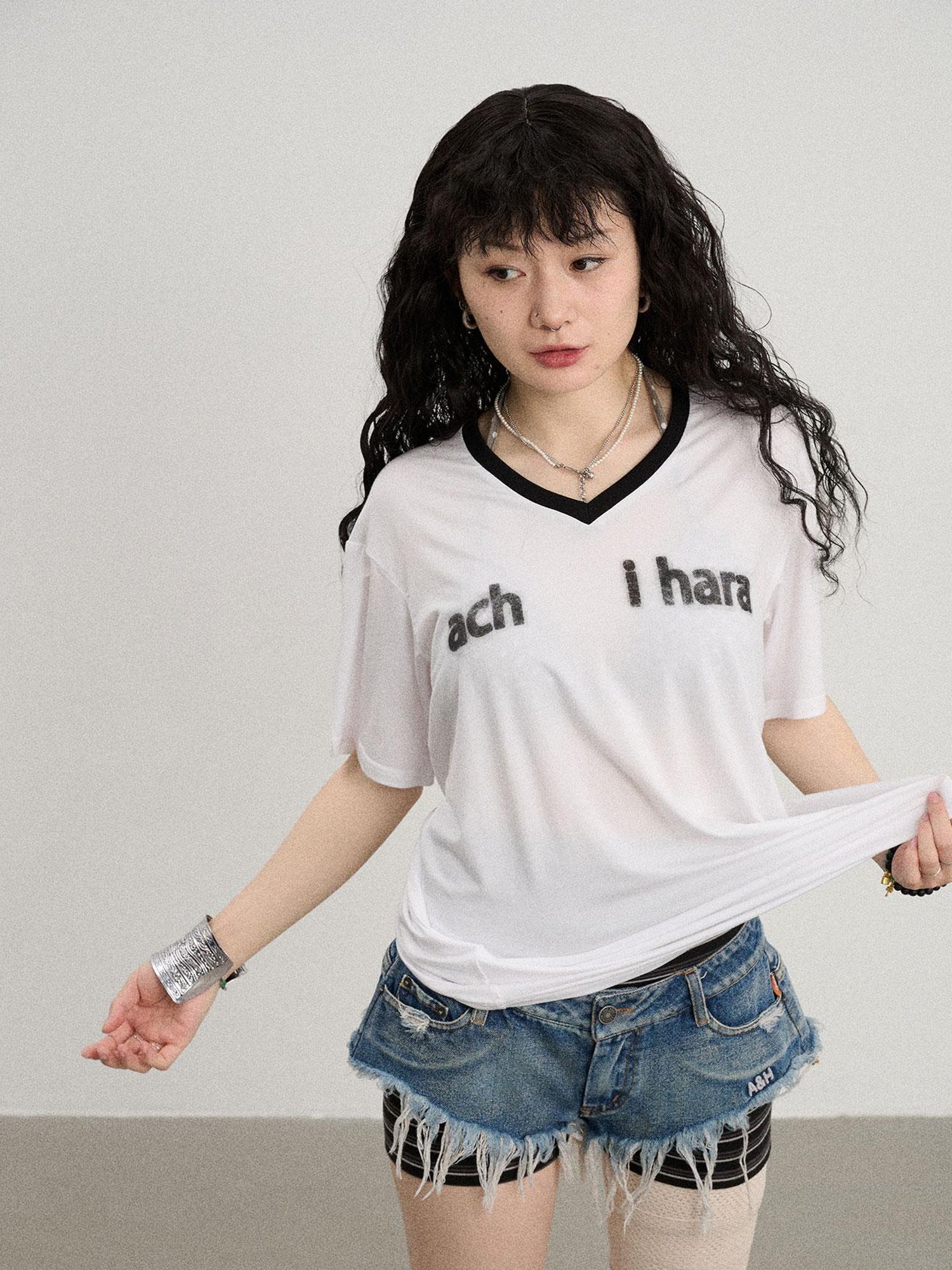 Achihara Frayed Edge Denim Shorts 2025 Summer Low Rise Triangle Casual