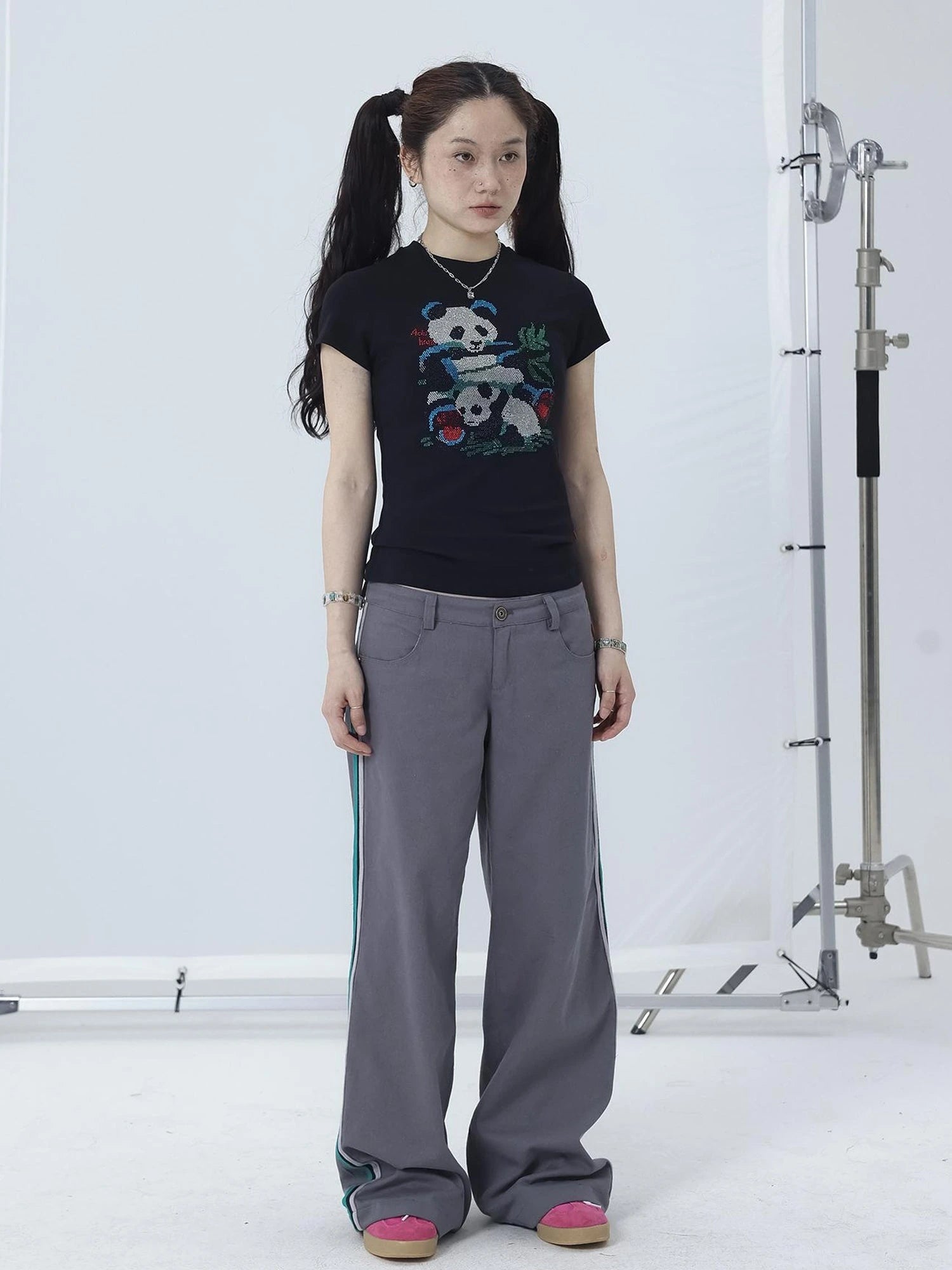 Happy Panda Embroidered Crop Tee V-neck T-shirt Long-Sleeve