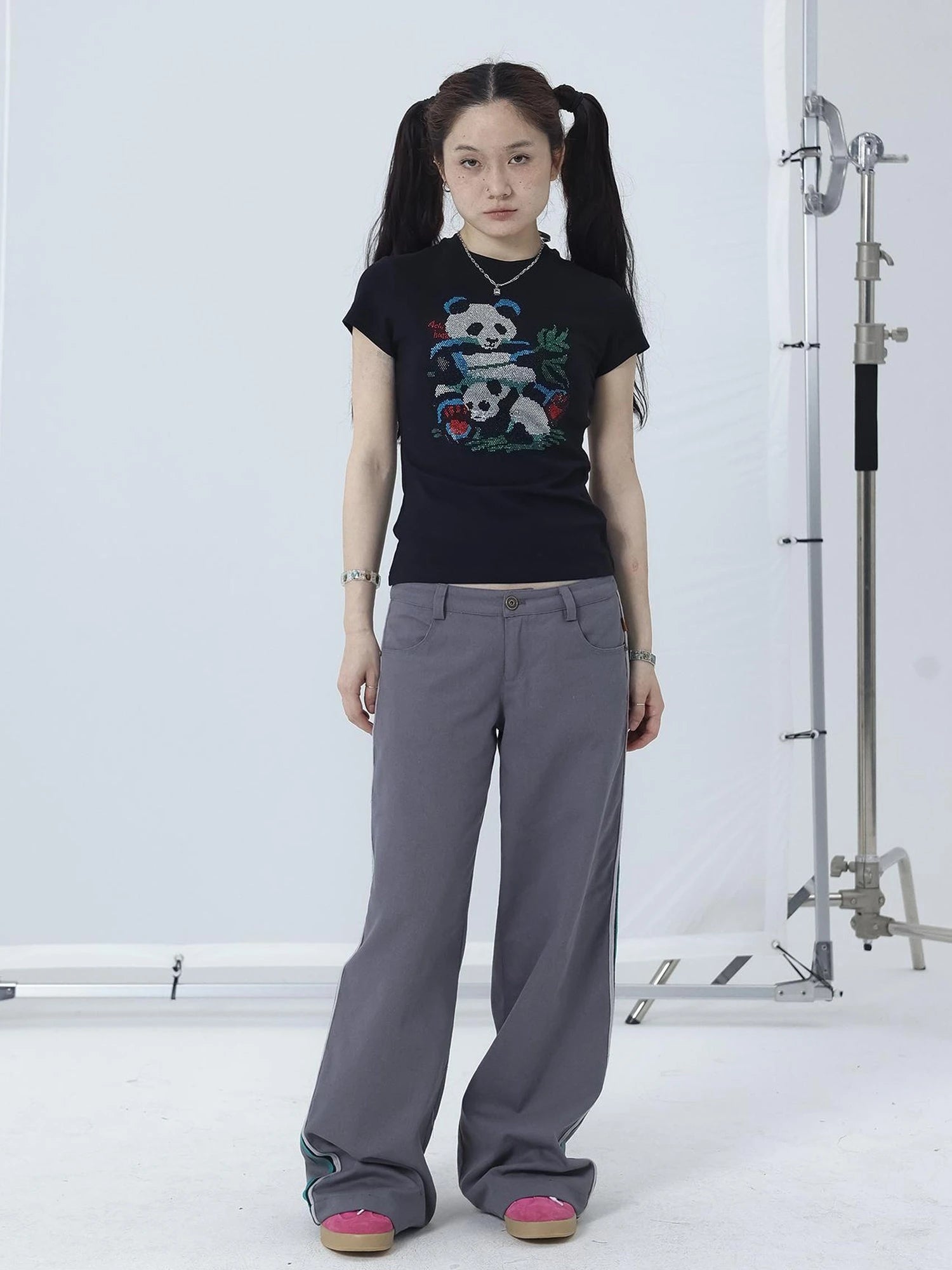 Happy Panda Embroidered Crop Tee V-neck T-shirt Long-Sleeve