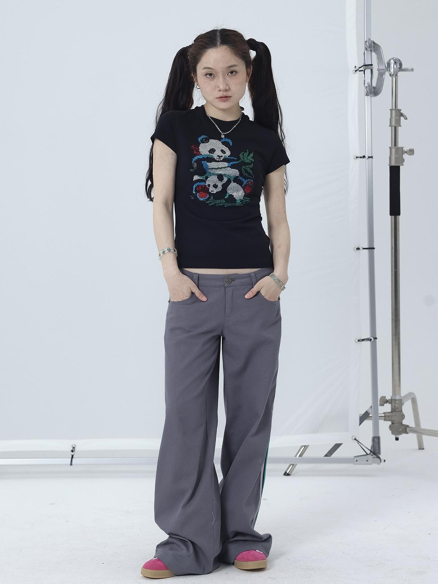 Achihara Happy Panda Embroidered Crop Tee V-neck T-shirt Long-Sleeve
