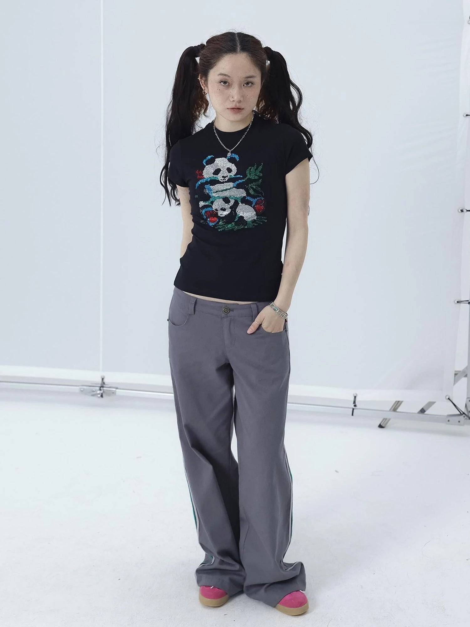 Happy Panda Embroidered Crop Tee V-neck T-shirt Long-Sleeve