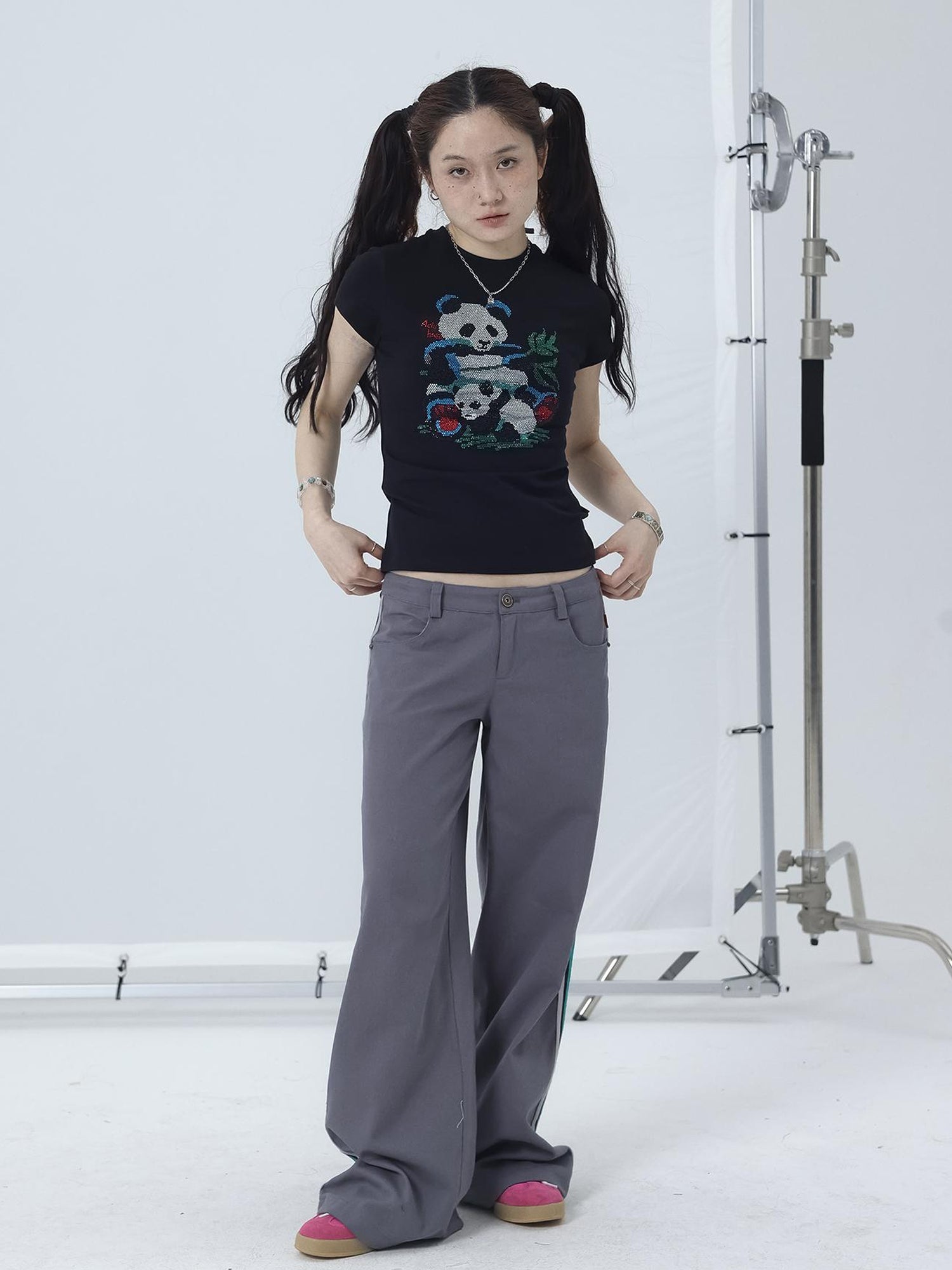 Achihara Happy Panda Embroidered Crop Tee V-neck T-shirt Long-Sleeve