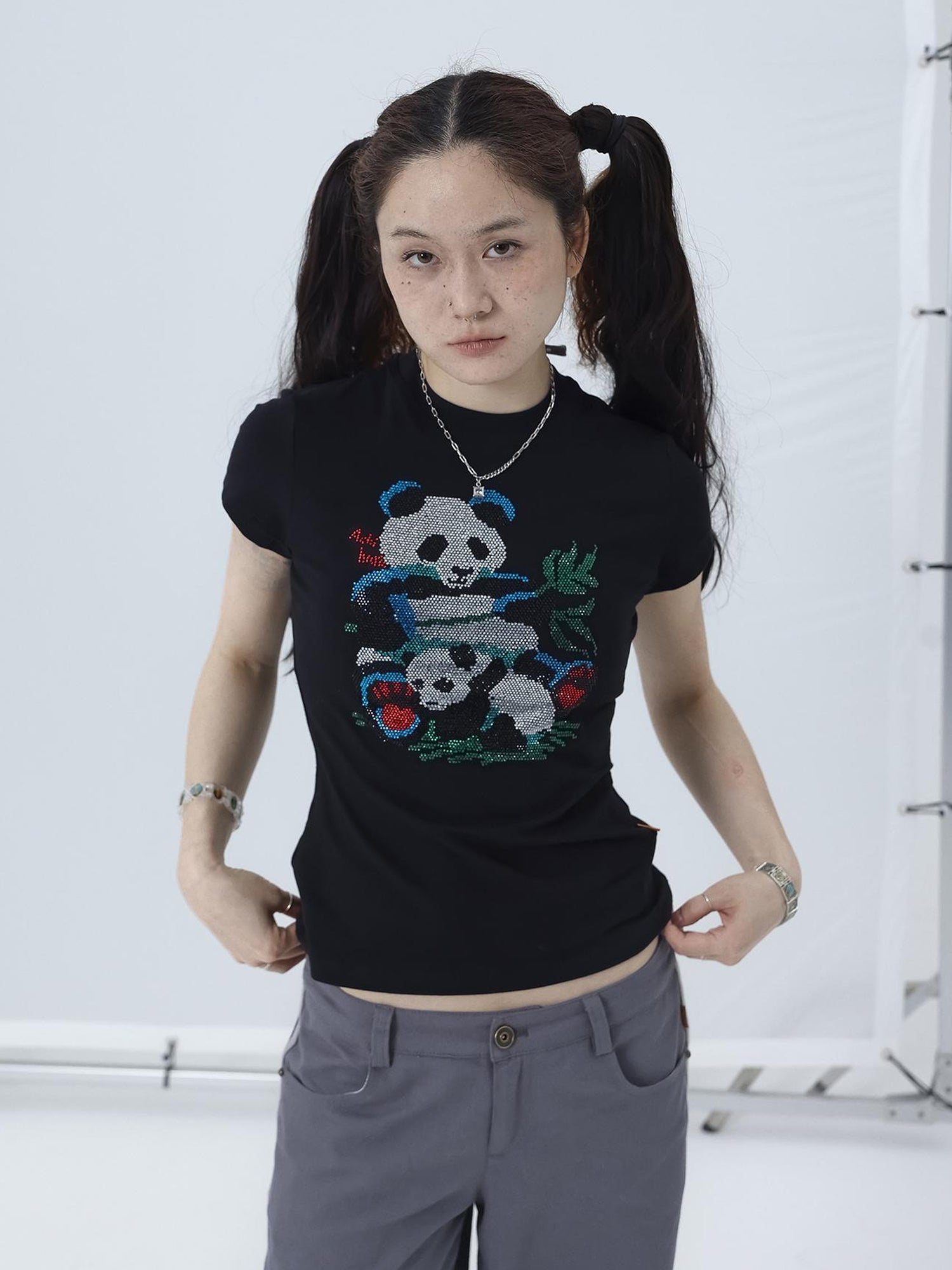 Achihara Happy Panda Embroidered Crop Tee V-neck T-shirt Long-Sleeve