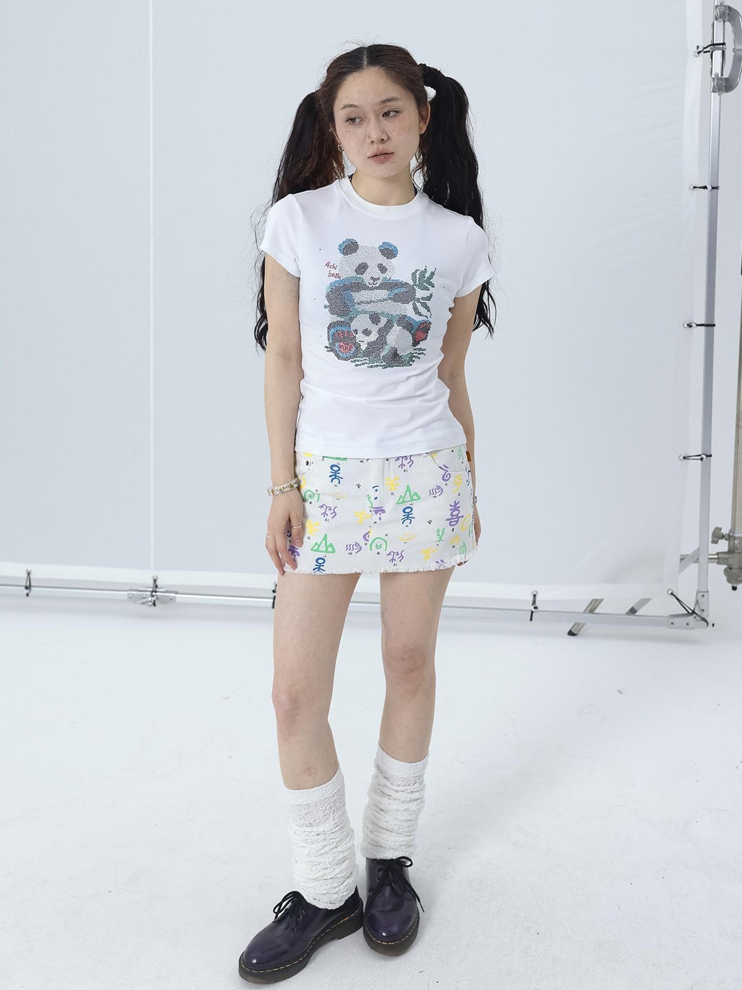 Achihara Happy Panda Embroidered Crop Tee V-neck T-shirt Long-Sleeve