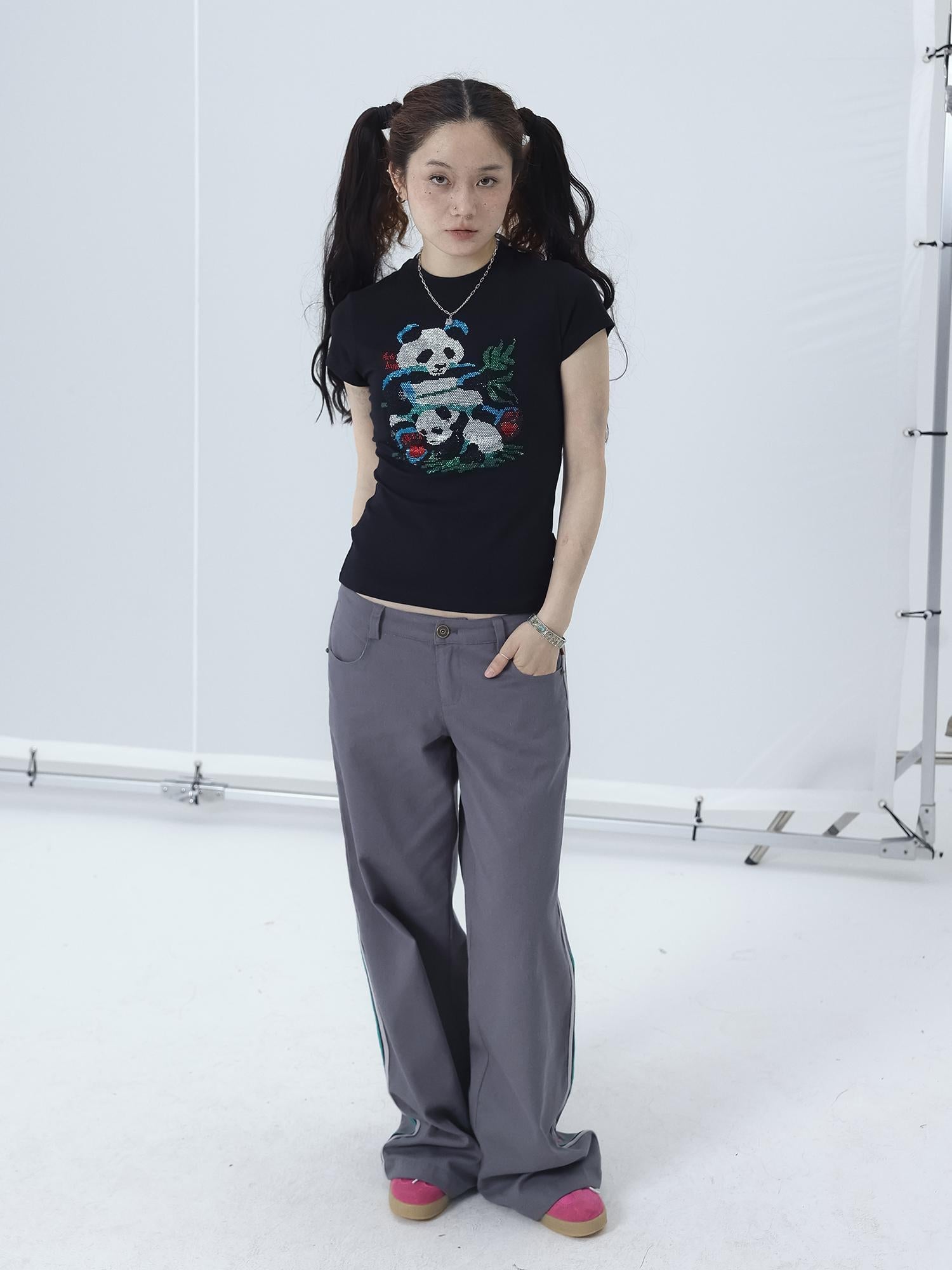Achihara Happy Panda Embroidered Crop Tee V-neck T-shirt Long-Sleeve