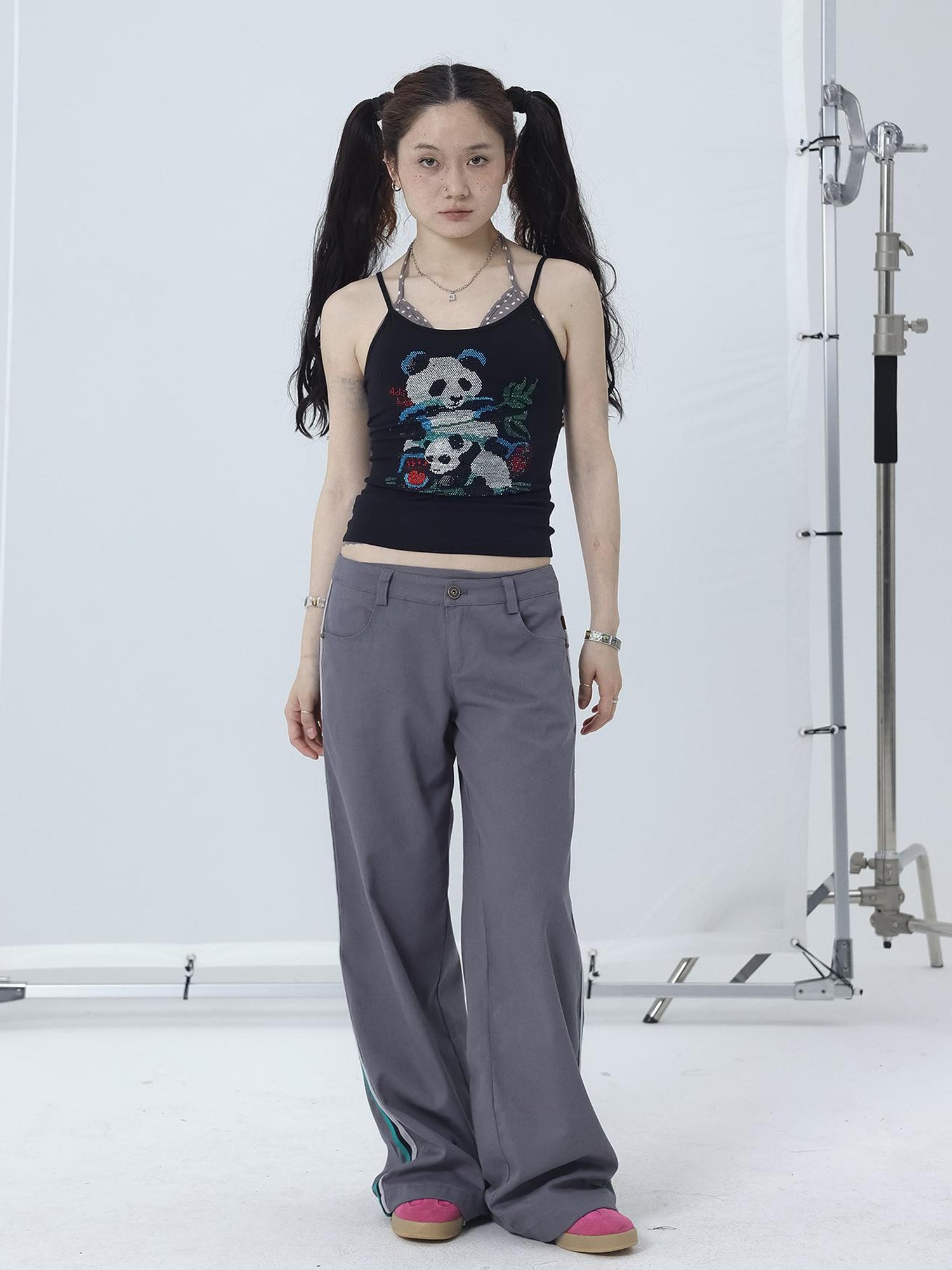 Achihara Happy Panda Embroidered Crop Tee V-neck T-shirt Long-Sleeve