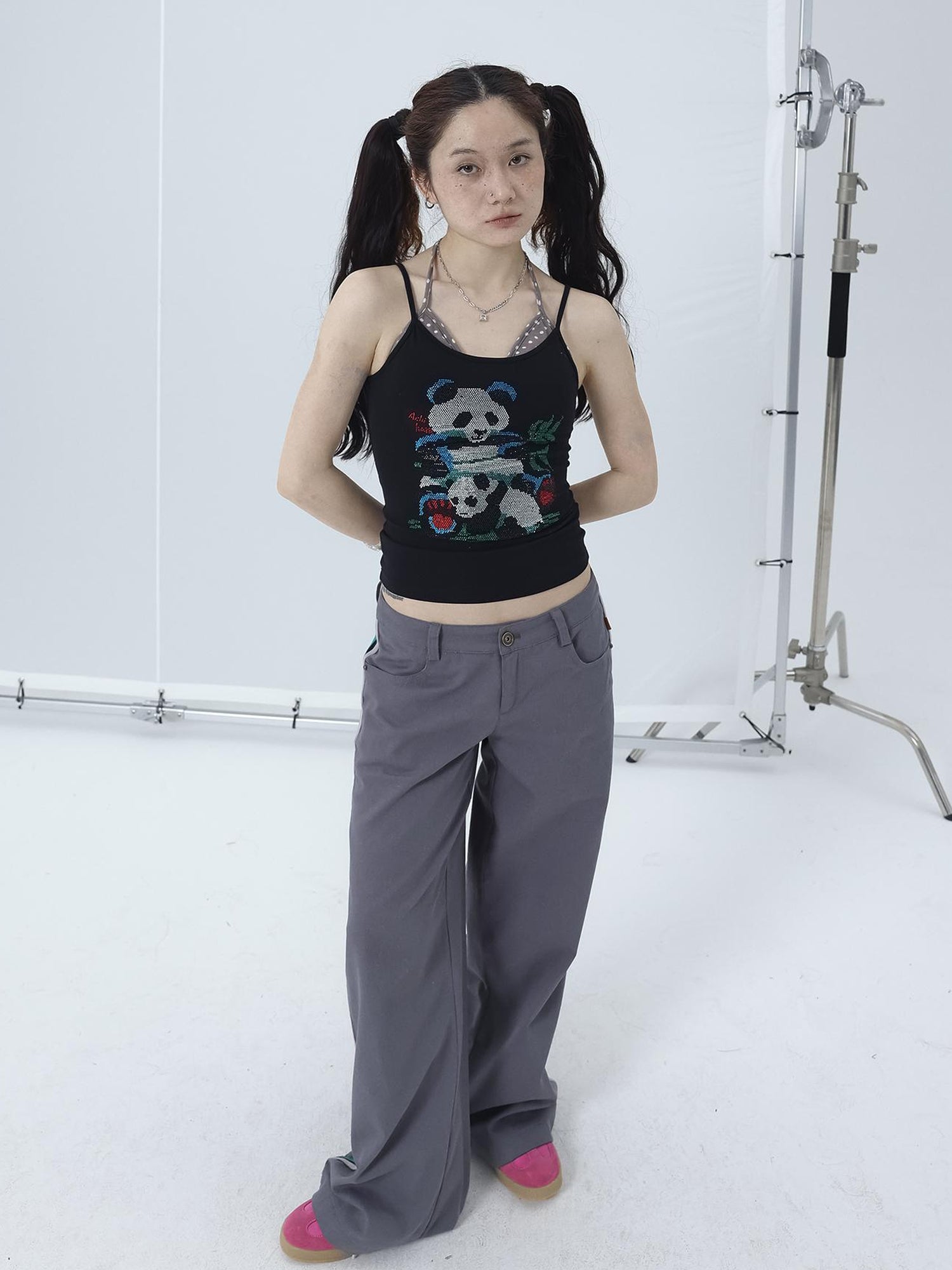 Achihara Happy Panda Embroidered Crop Tee V-neck T-shirt Long-Sleeve