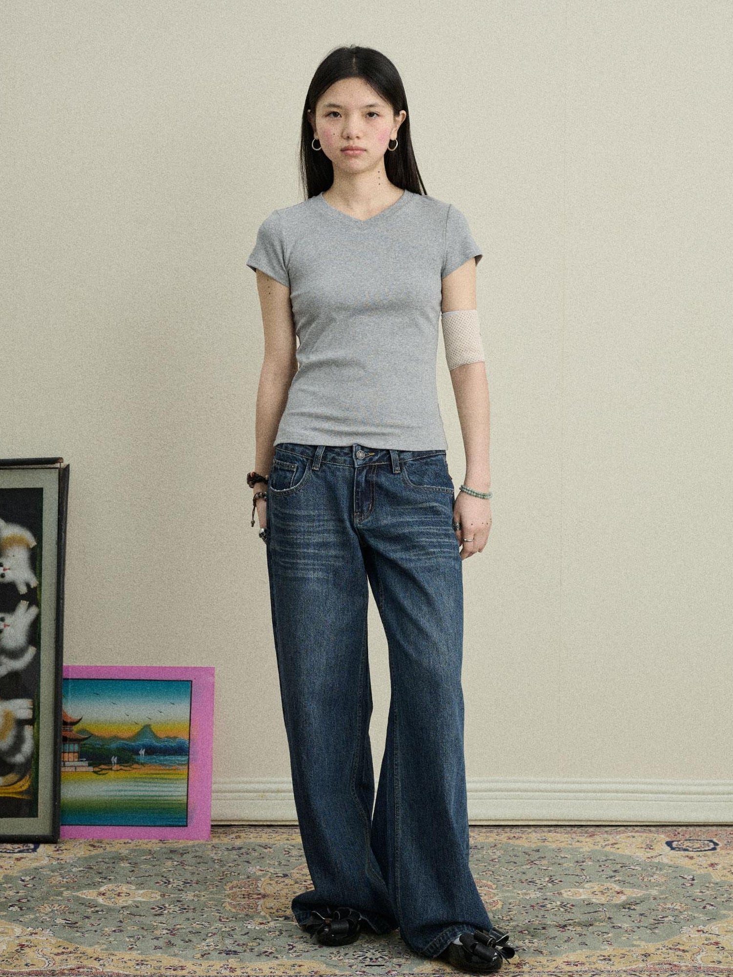 Achihara Jelly V-Neck Stretch Tee