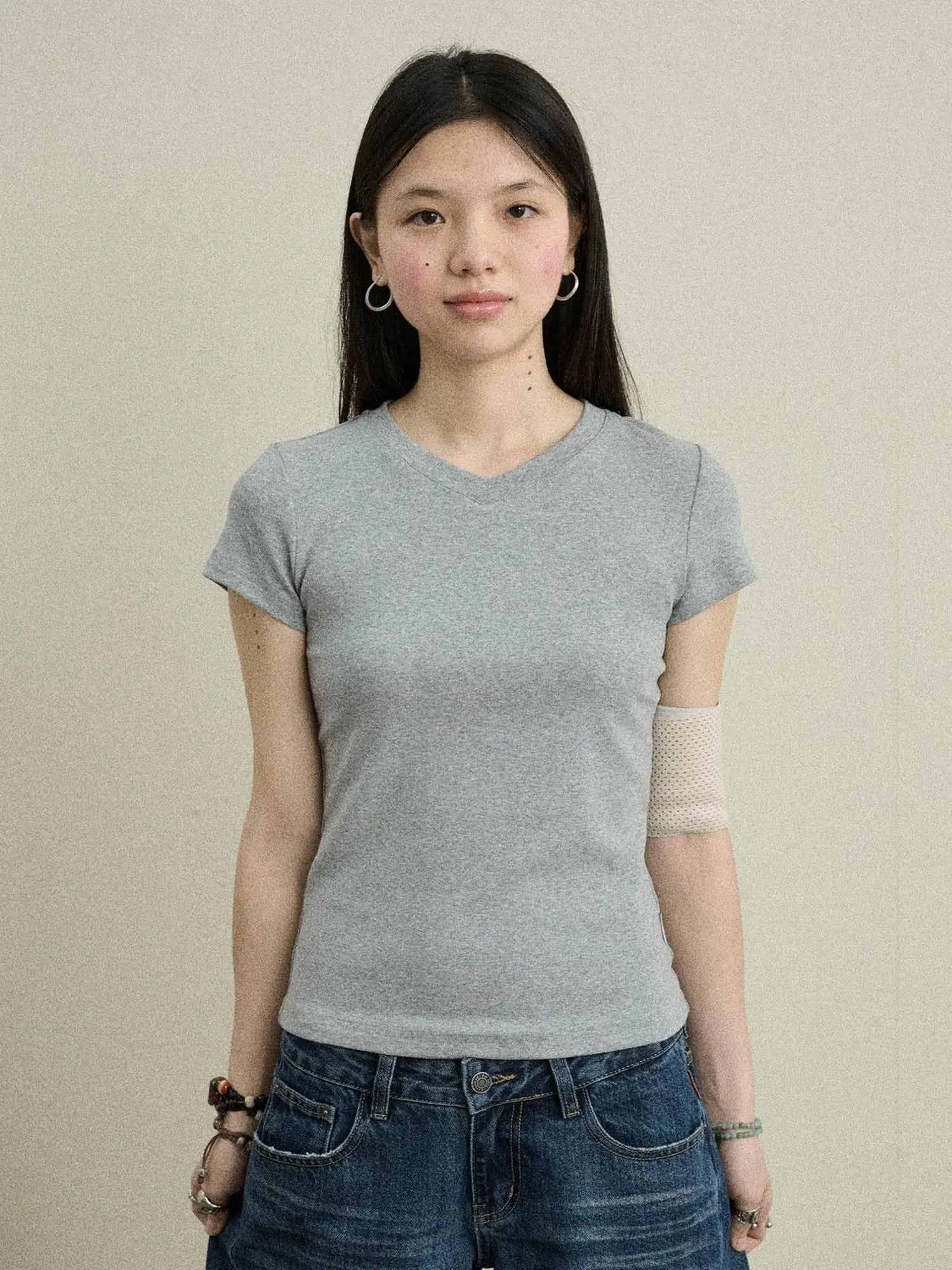 Jelly V-Neck Stretch Tee