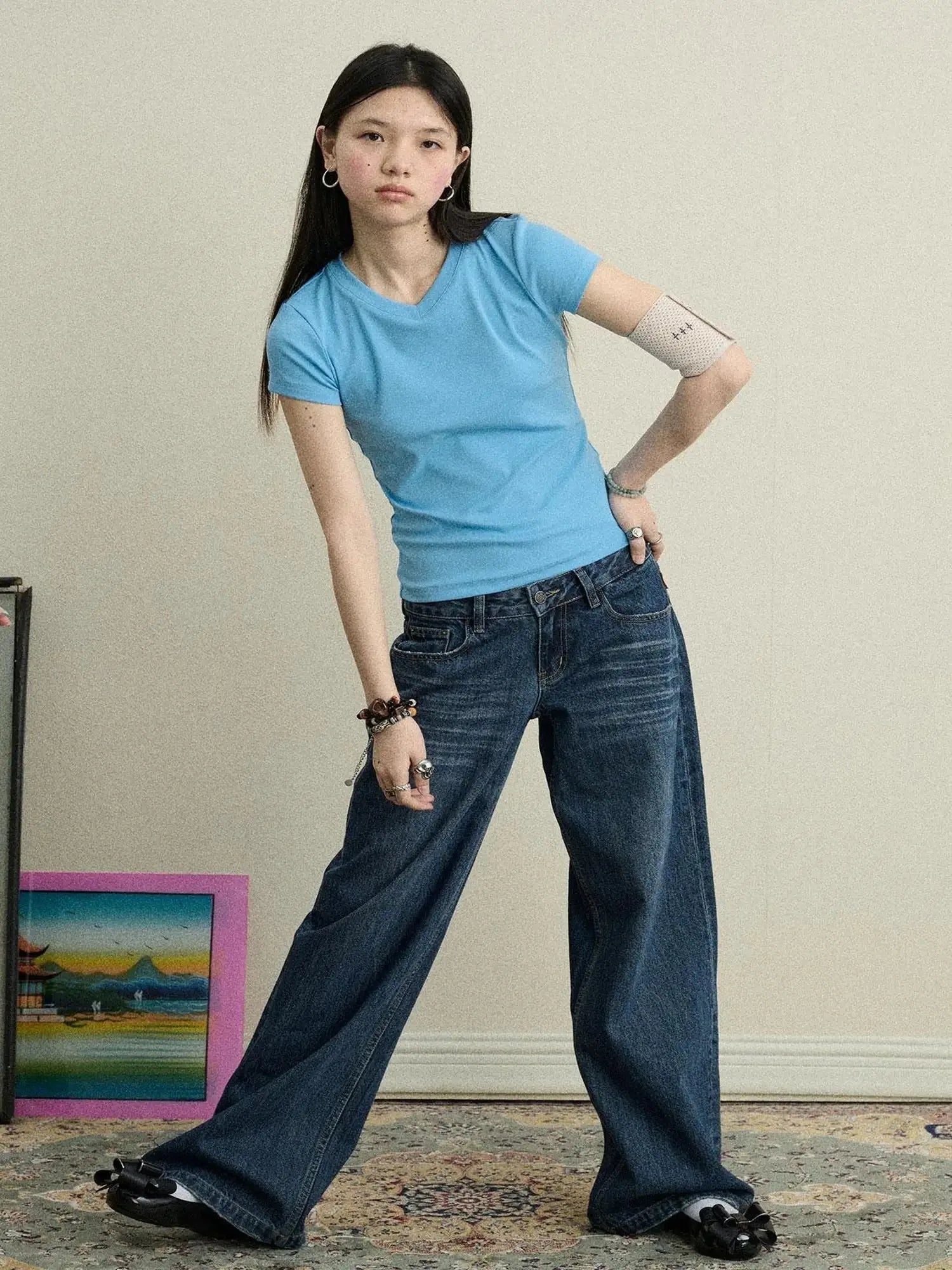 Jelly V-Neck Stretch Tee