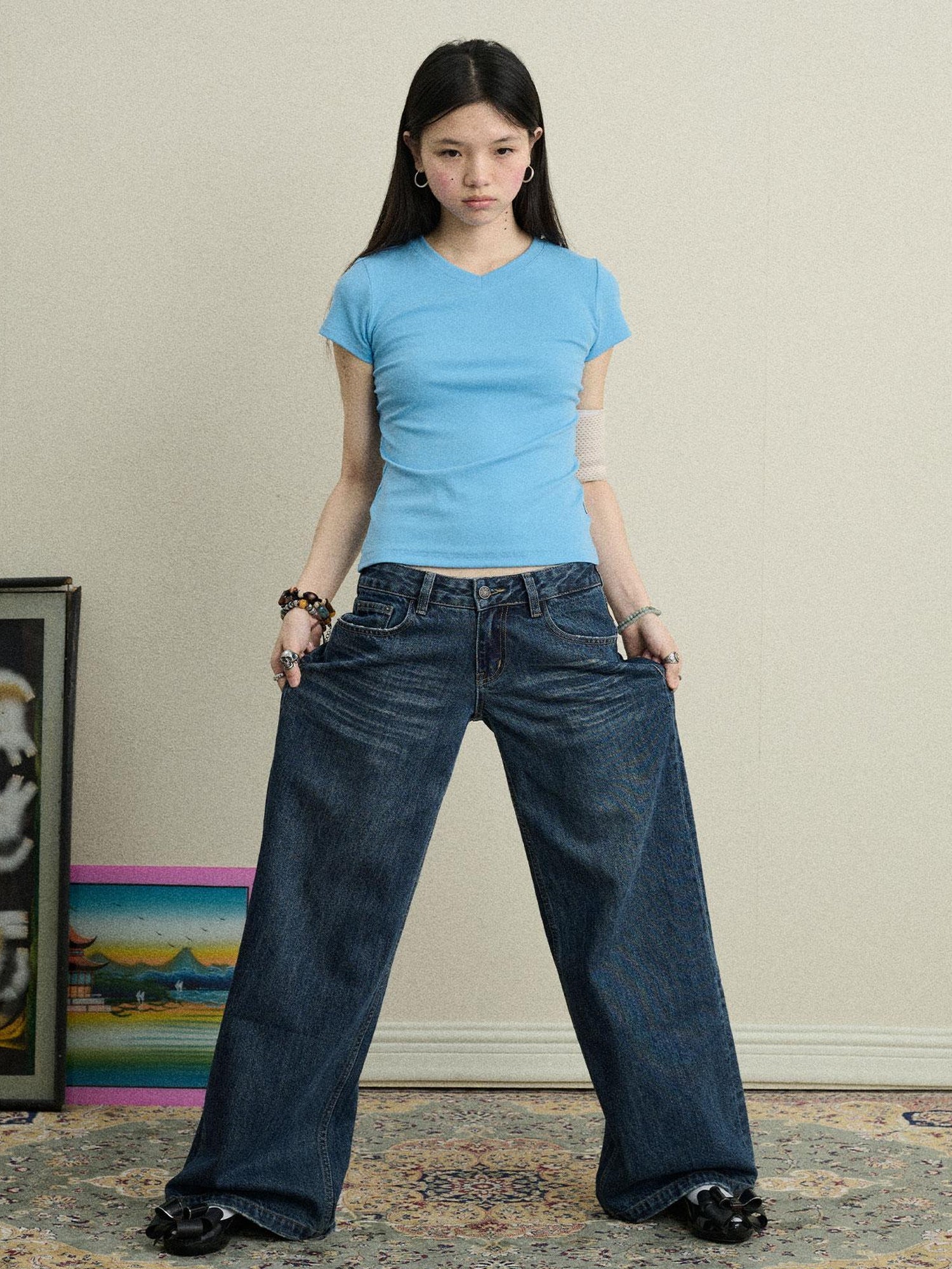 Achihara Jelly V-Neck Stretch Tee