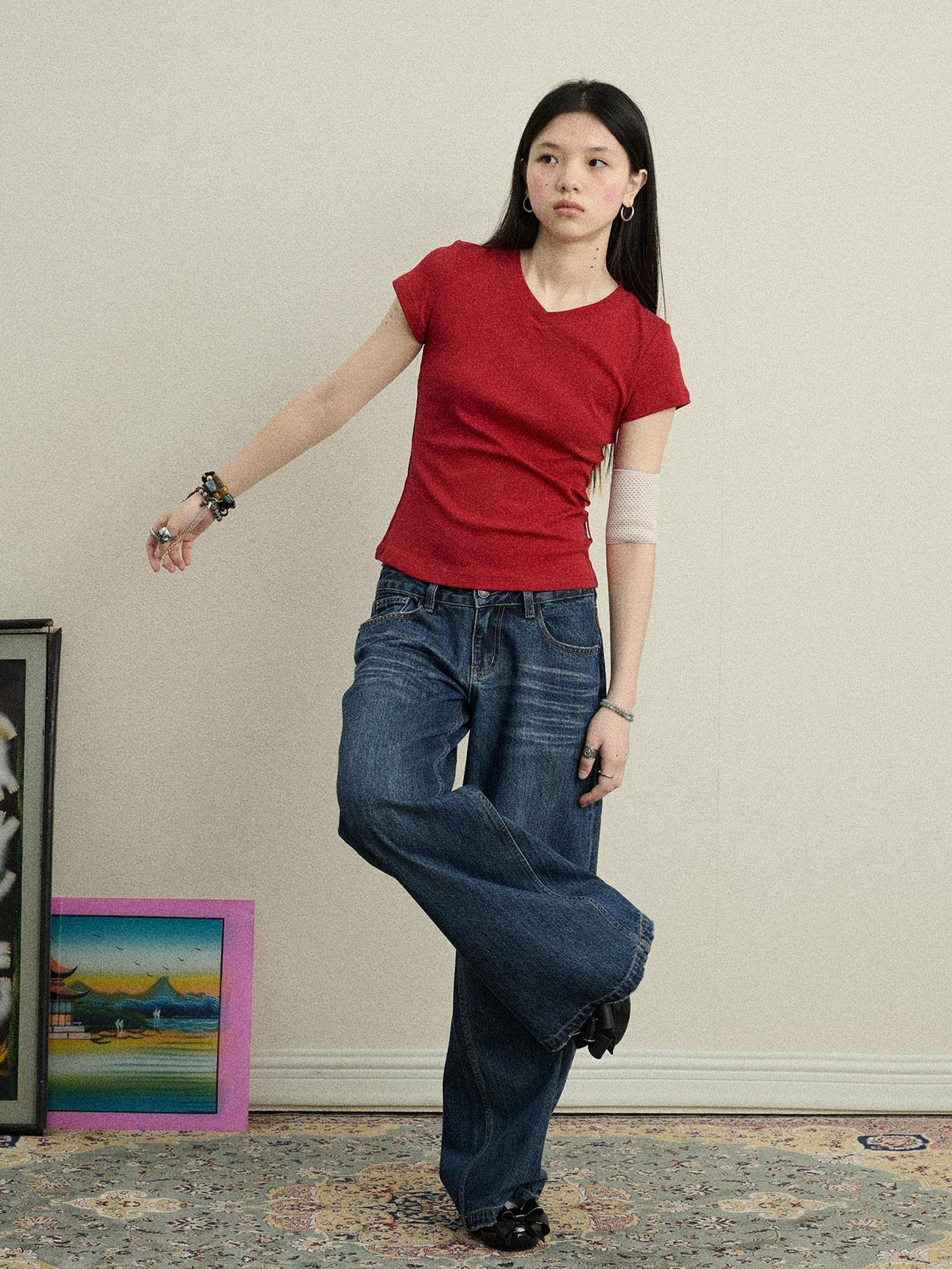 Achihara Jelly V-Neck Stretch Tee