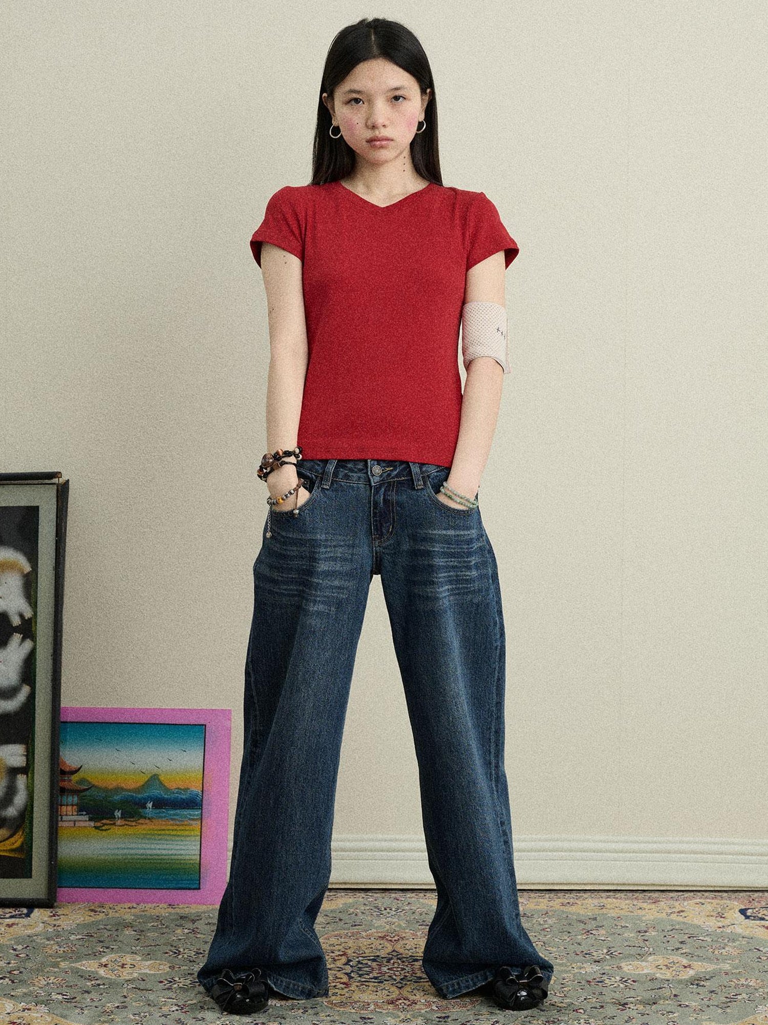 Achihara Jelly V-Neck Stretch Tee