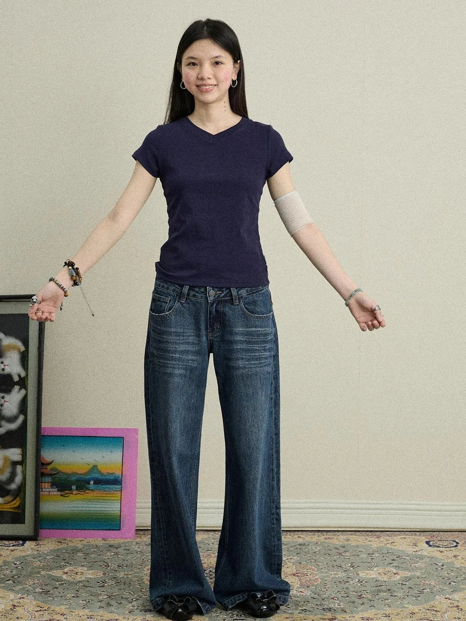 Jelly V-Neck Stretch Tee