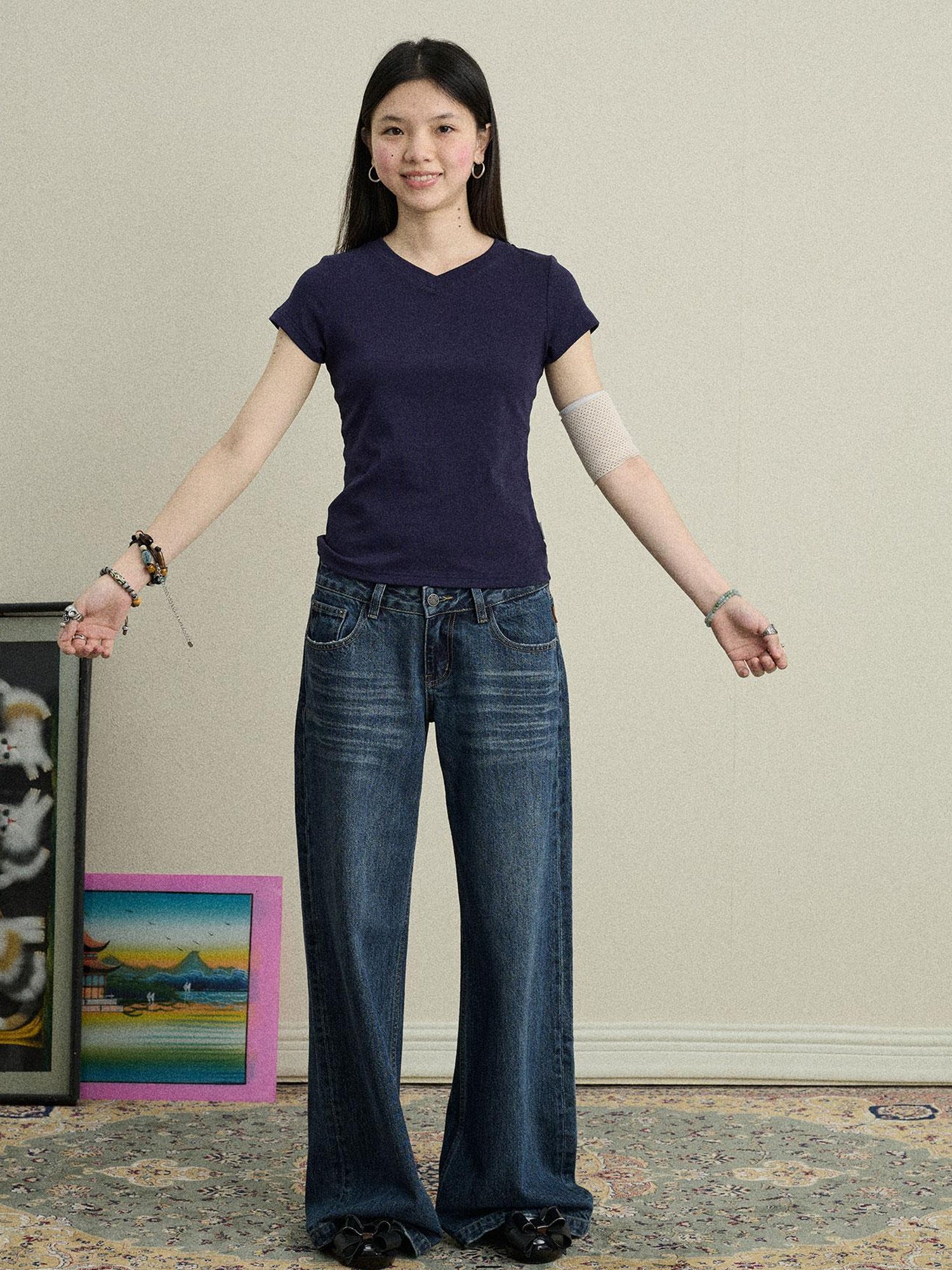 Achihara Jelly V-Neck Stretch Tee