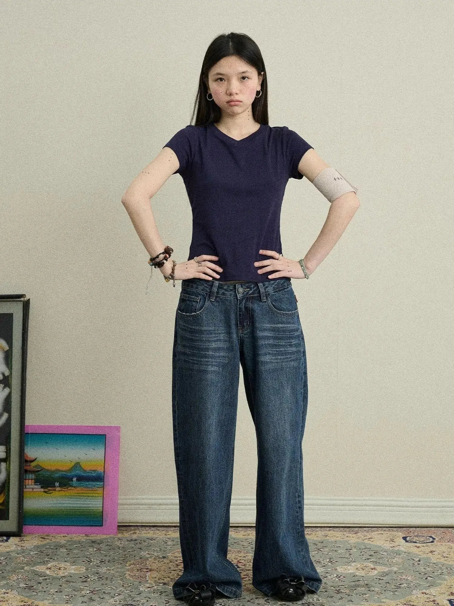 Jelly V-Neck Stretch Tee