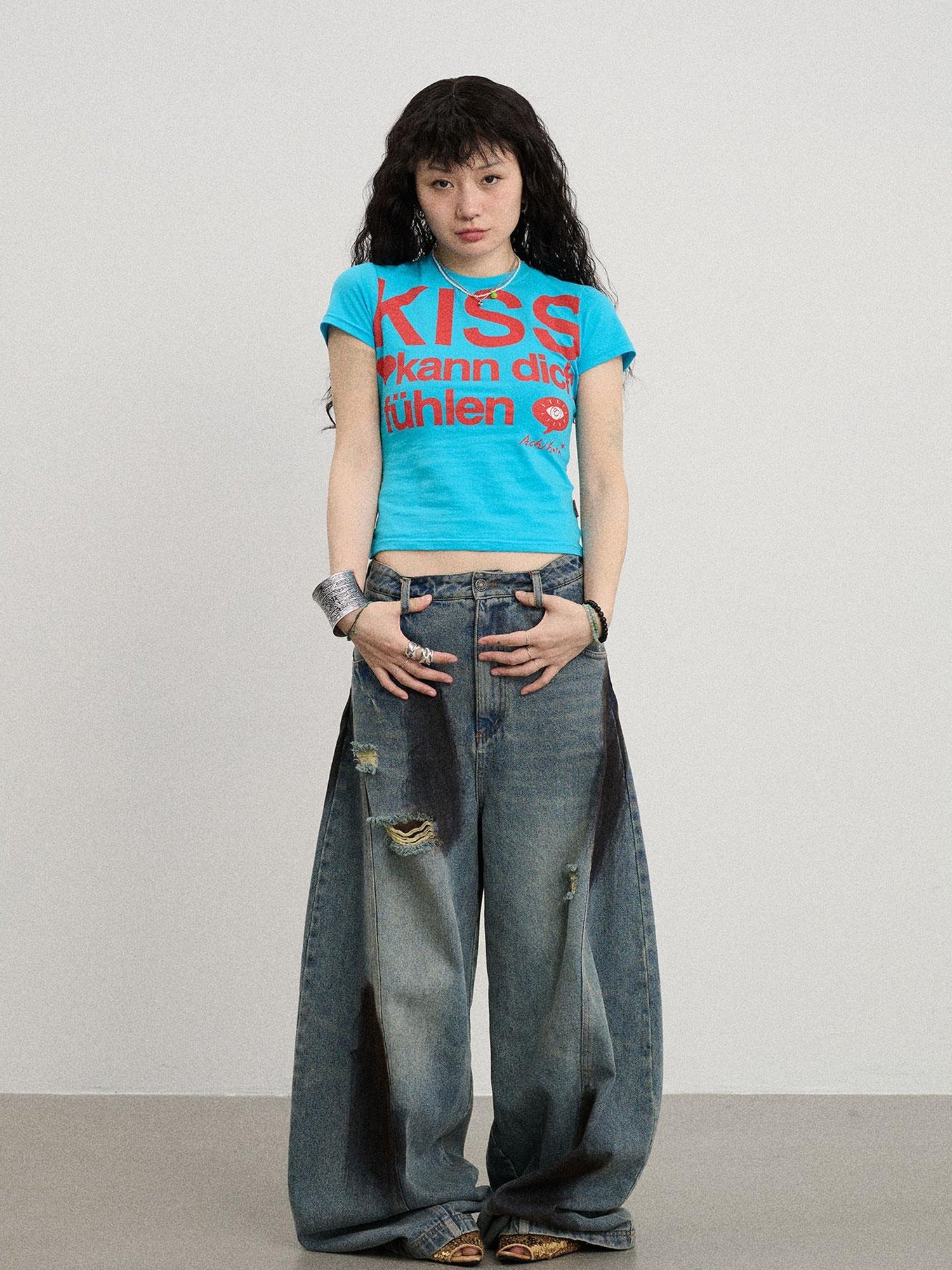 Achihara Kiss Fish German Print Slim Fit Tee