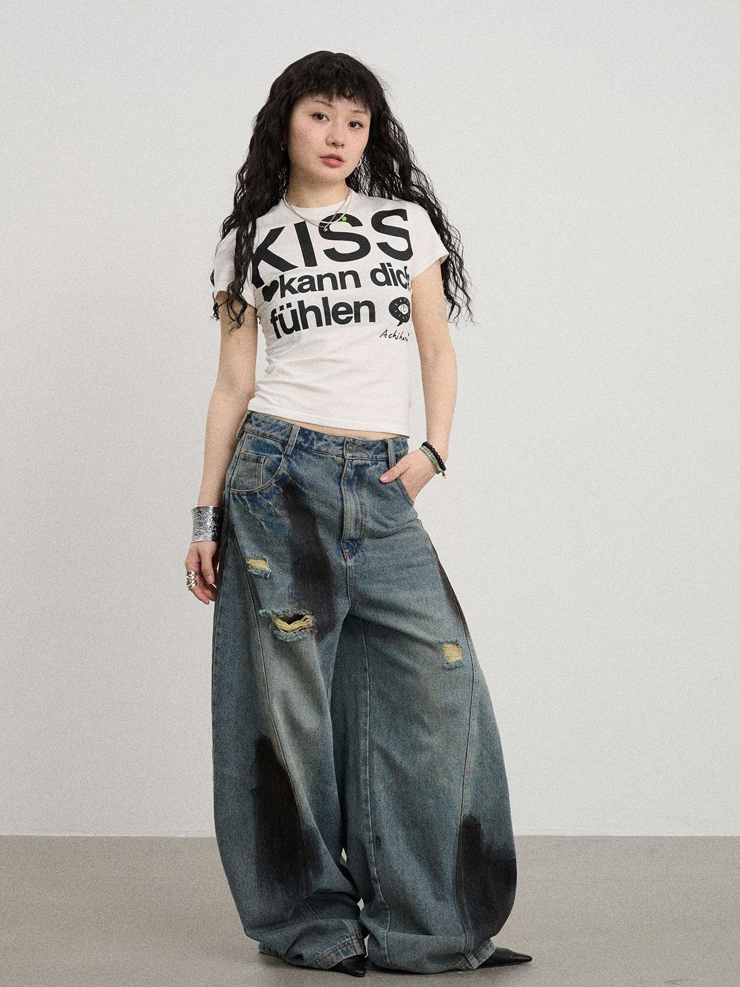 Achihara Kiss Fish German Print Slim Fit Tee