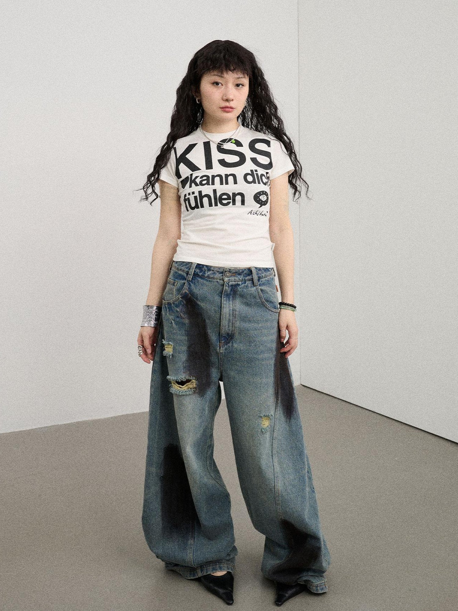 Achihara Kiss Fish German Print Slim Fit Tee
