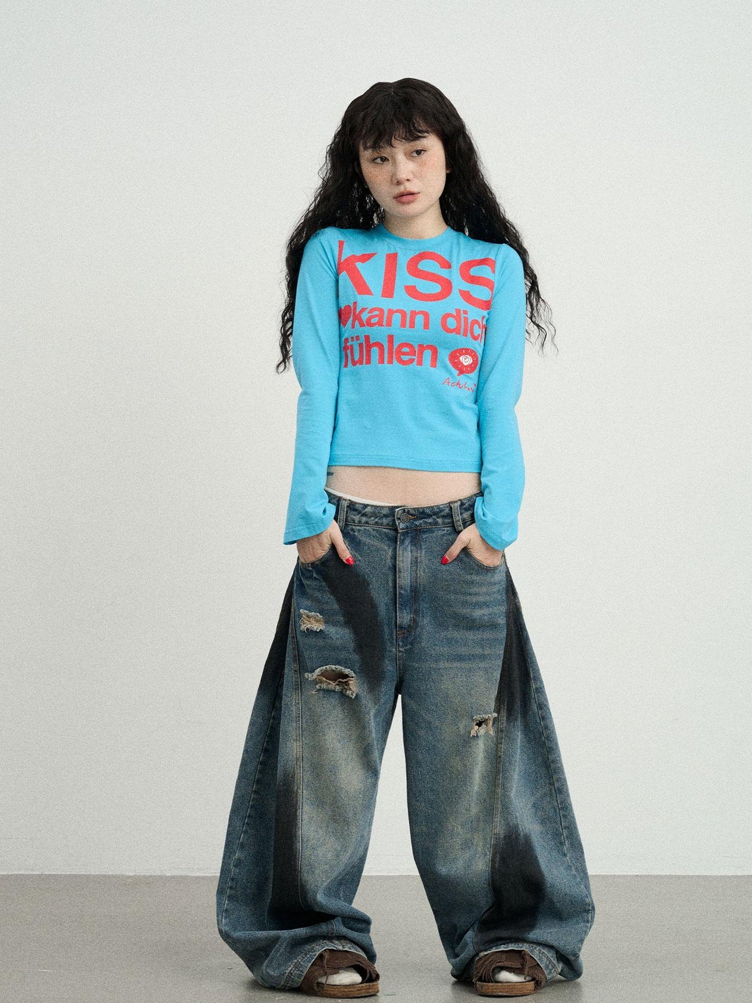 Achihara Kiss Fish German Print Slim Fit Tee